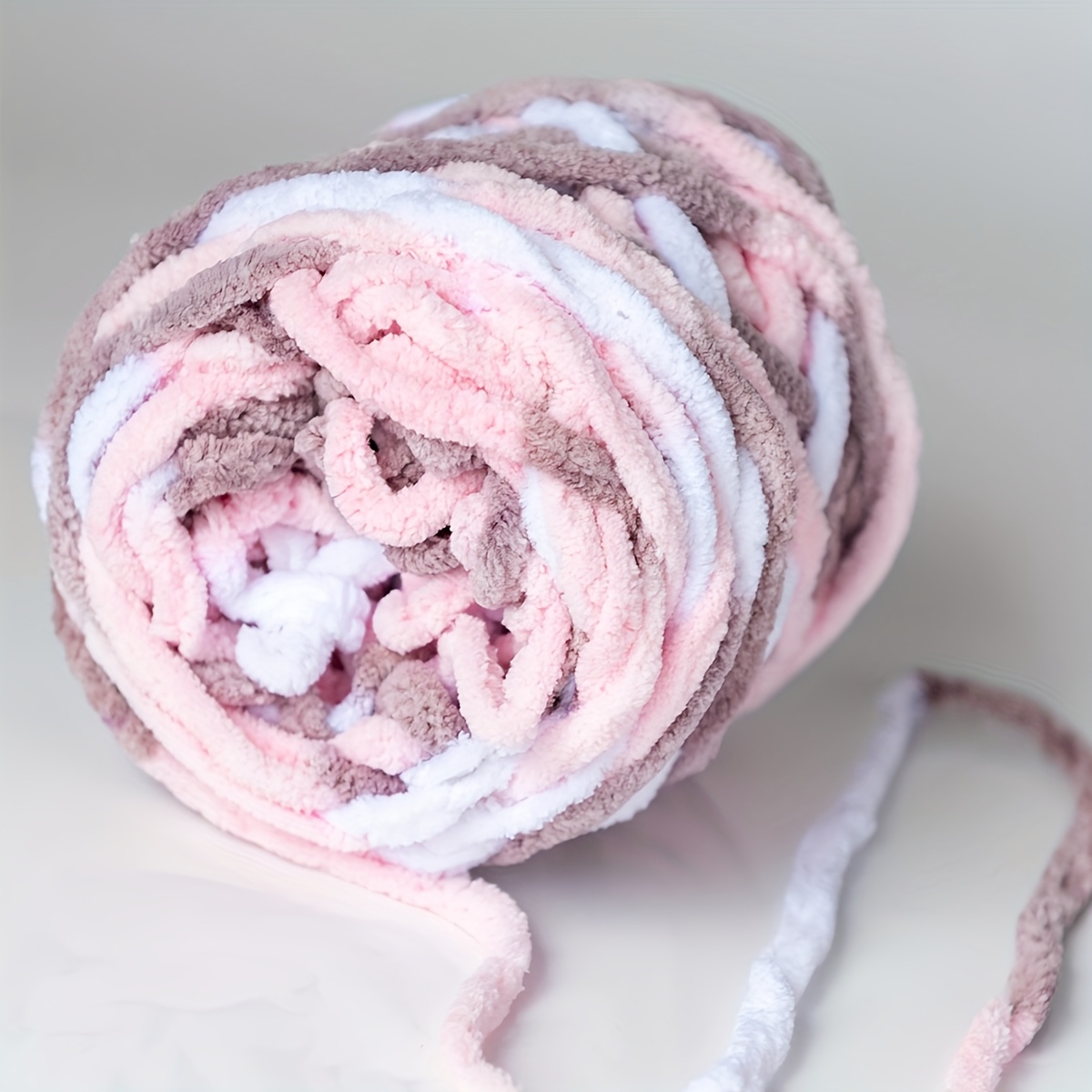 100g100% Polyester, Coarse -knitted Yarn, Suitable For Crochet, Gradient Dyed In Pink And Gray.