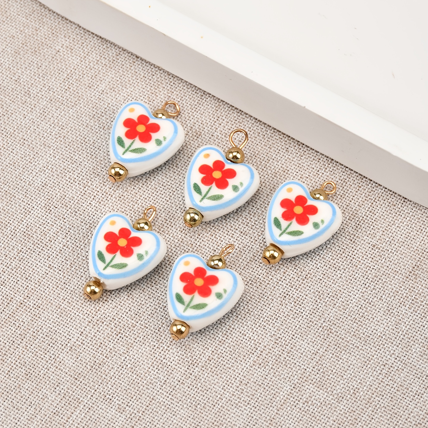 5pcs Random Color Double-Sided Floral Heart-Shaped Ceramic Pendants