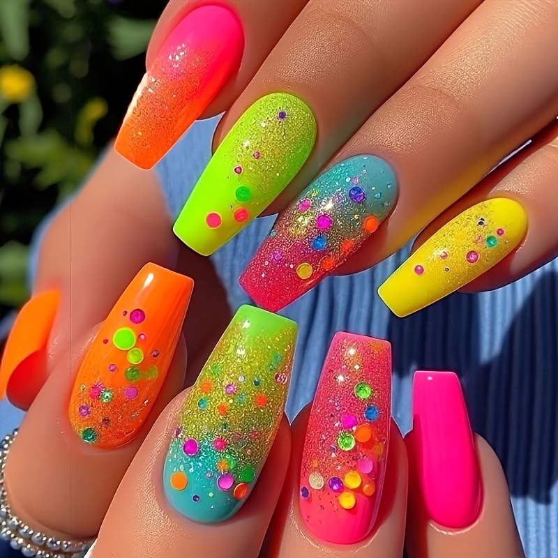 TEMU Améliorez Votre Look : 24pcs Ongles Faux Longs Style Ballet. Manucure Style Cool. Ongles Faux à Pois Dégradés. Manucure Pailletée. Autocollants