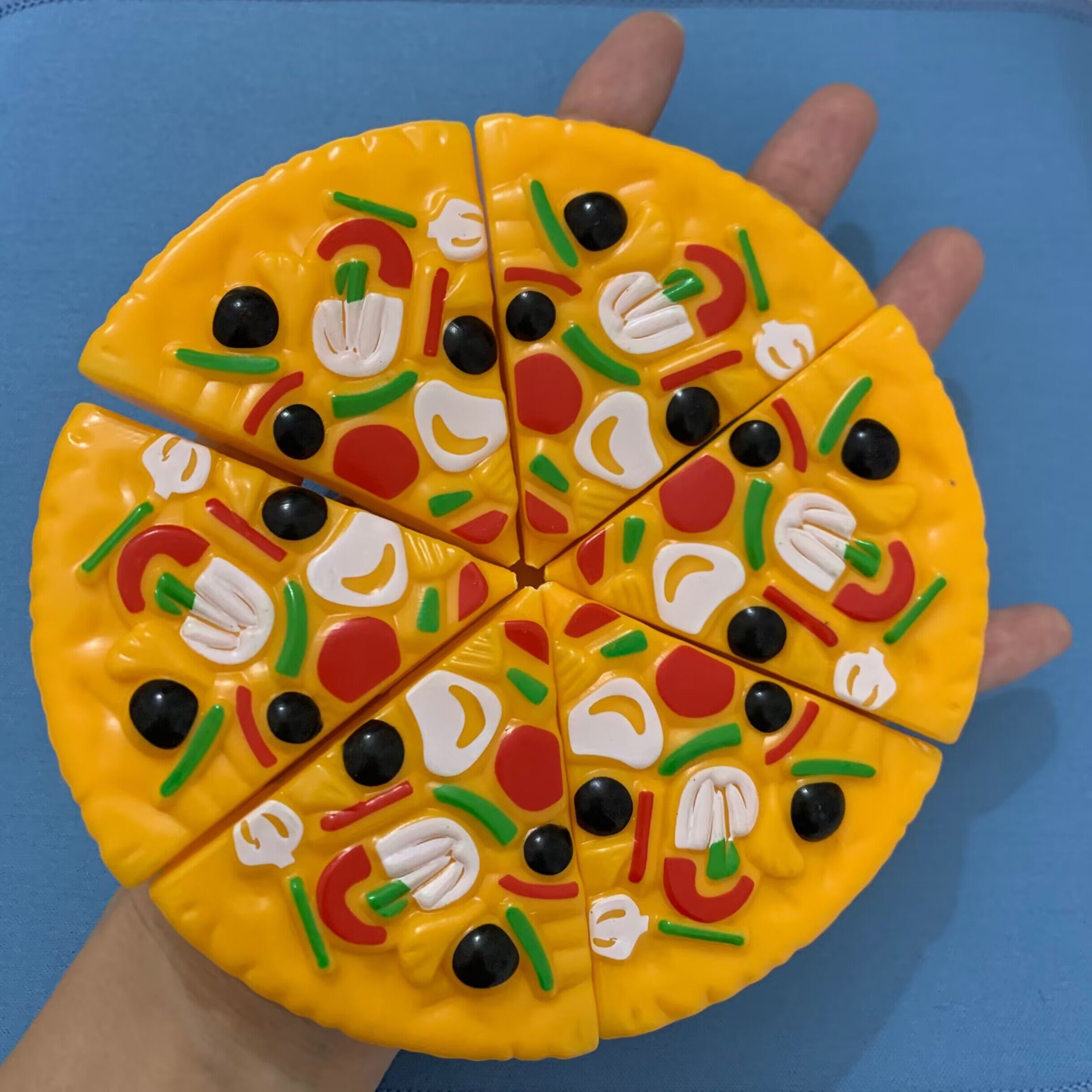 FTVOGUE Bambini 6 Fette di plastica per Pizza Giocattolo per Bambini  Fingere di Cucinare Kit di stimolazione del Giocattolo Pizza per i più  Piccoli : : Giochi e giocattoli
