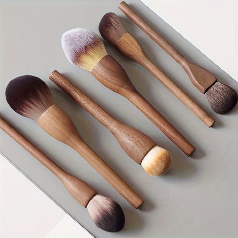 

1pc Nylon Bristle Palm Brush, Wood Handle Cosmetic Brush - Unscented Foundation For Normal Skin