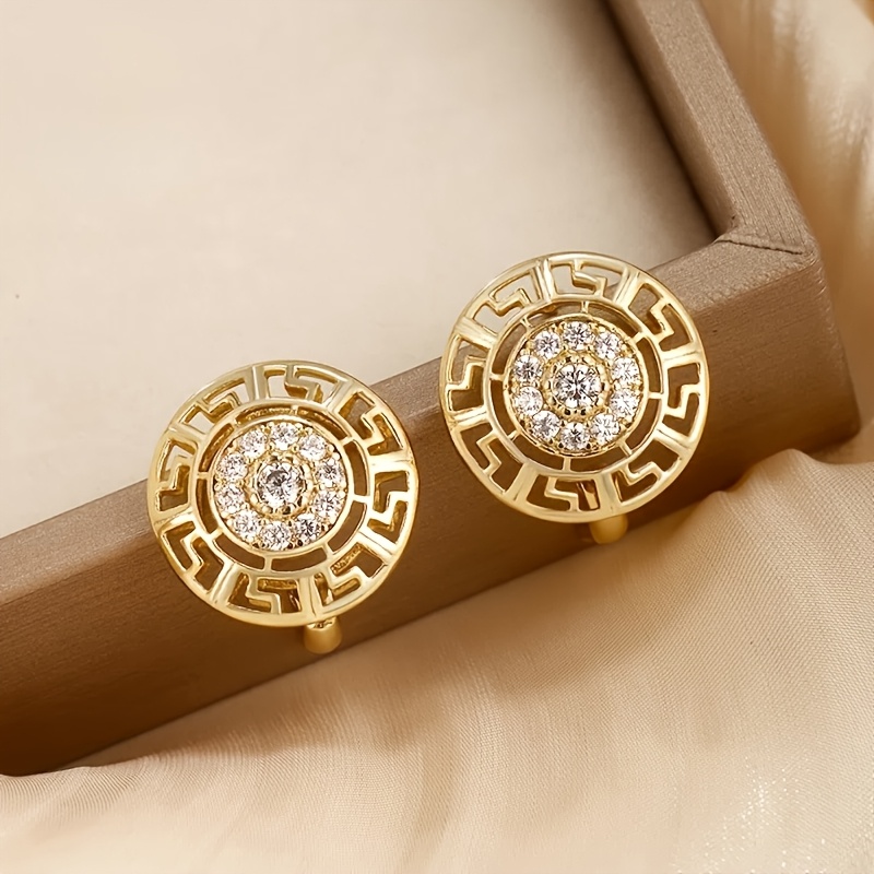 Vintage Round Earrings with Great Wall Pattern for Unisex