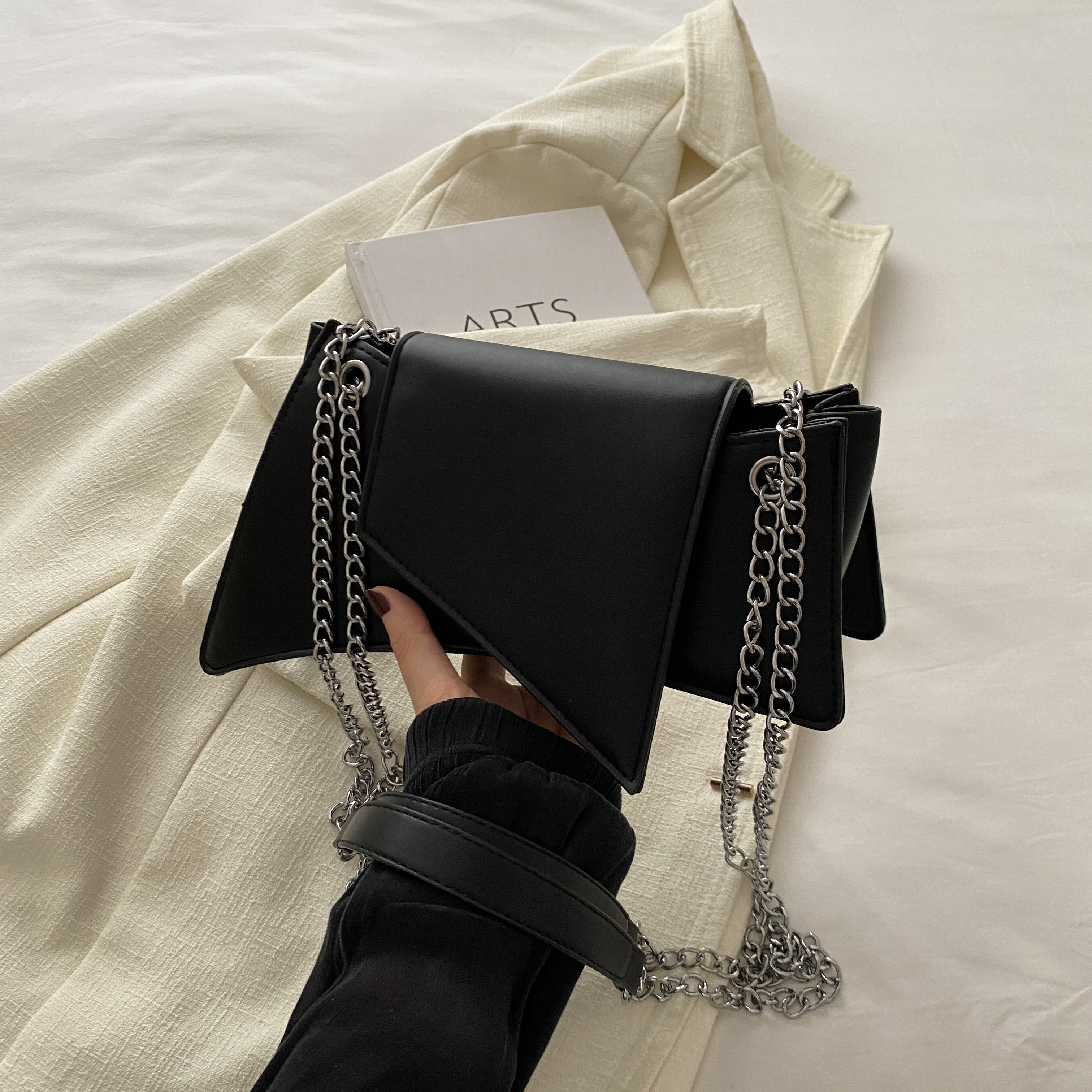 Image of Women' Crossbody Bag With Metal Chain Strap - Lightweight Small Shoulder Purse, Summer Handbag Suitable For Office & Daily Use, , - Maintenance