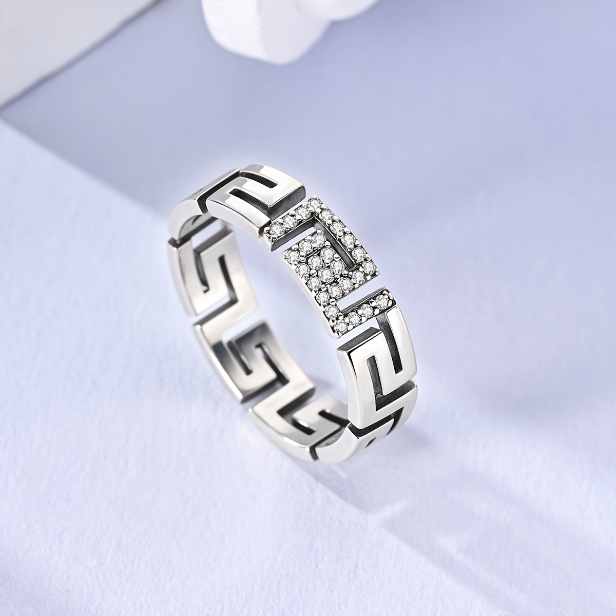Women's Circular Elegance Ring, Perfect for Parties and Gifts