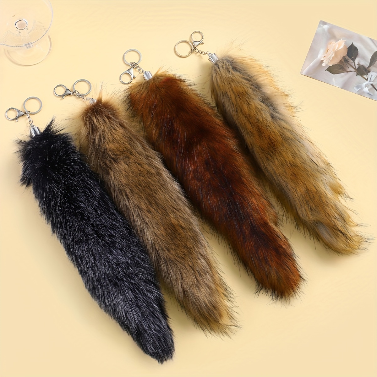 

1pc Large Tail Keychain, Women's Fur Carry Bag Keyring, Novelty Fashion Accessory, Closure, Decorative Keyring For Birthday Gifts