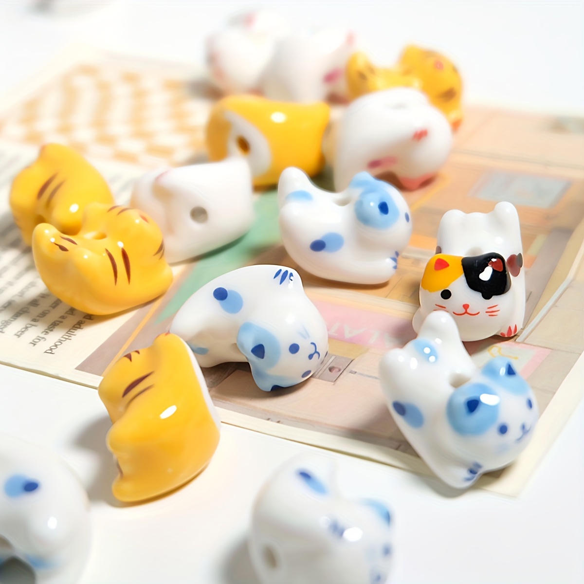 

4-piece Lucky Cat Ceramic Beads 1.5x2.1cm - Vertical Hole For Diy Jewelry Making, Perfect For Bracelets, Earrings & Necklaces