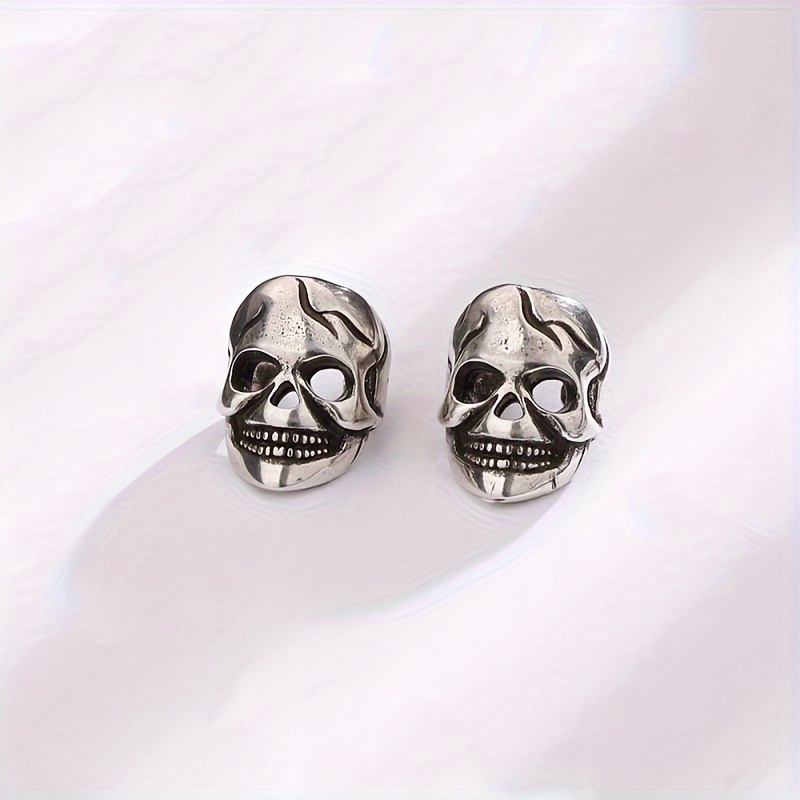 Vintage Punk Skull Ear Cuff — Unisex Non-Pierced Design