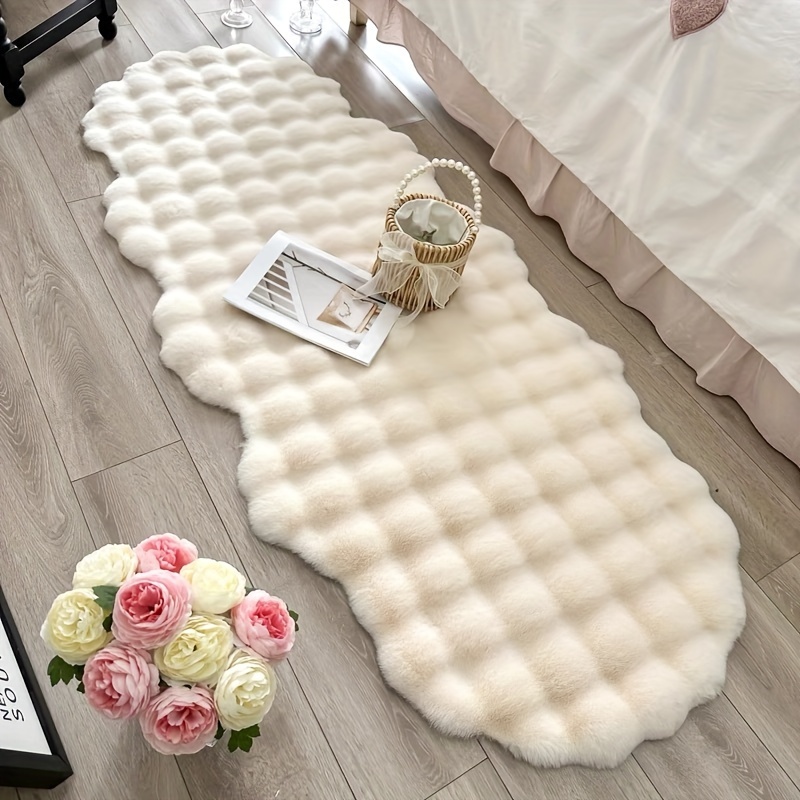 A Faux Rabbit Plush Bubble Material Irregular-shaped Solid Cream-colored Sofa Cushion, Back Cushion, or Bedside Mat. Soft, Comfortable, and Cozy, This Simple-style Cushion Is Suitable for Home Use in the Living Room, Bedroom, or Office