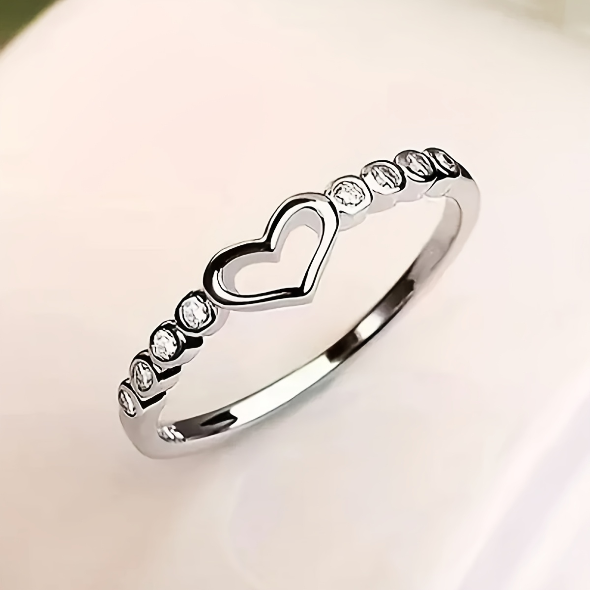 Women's Fashionable Heart-Shaped Engagement Ring