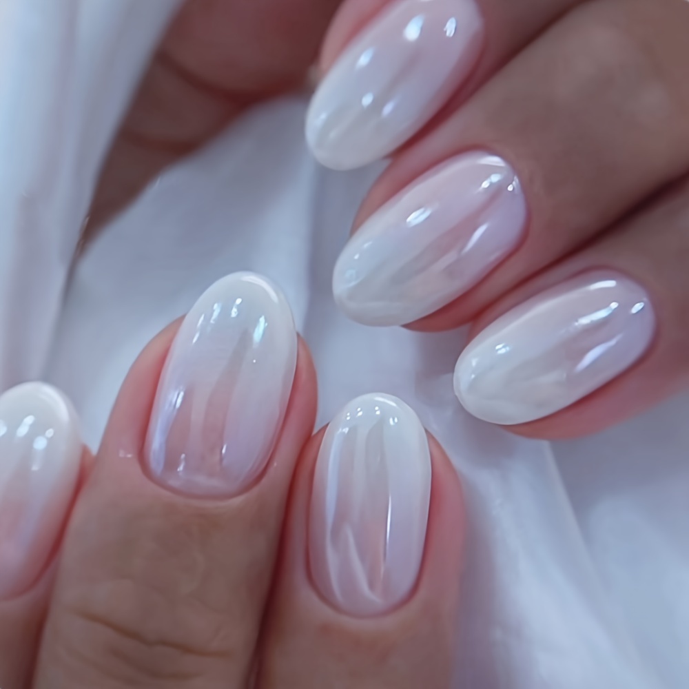 

Exprimez votre avec cet ensemble de 24 faux ongles en d' avec dégradé de rose et blanc , livré avec une lime et du gel. Idéal et , pour et l'hiver.