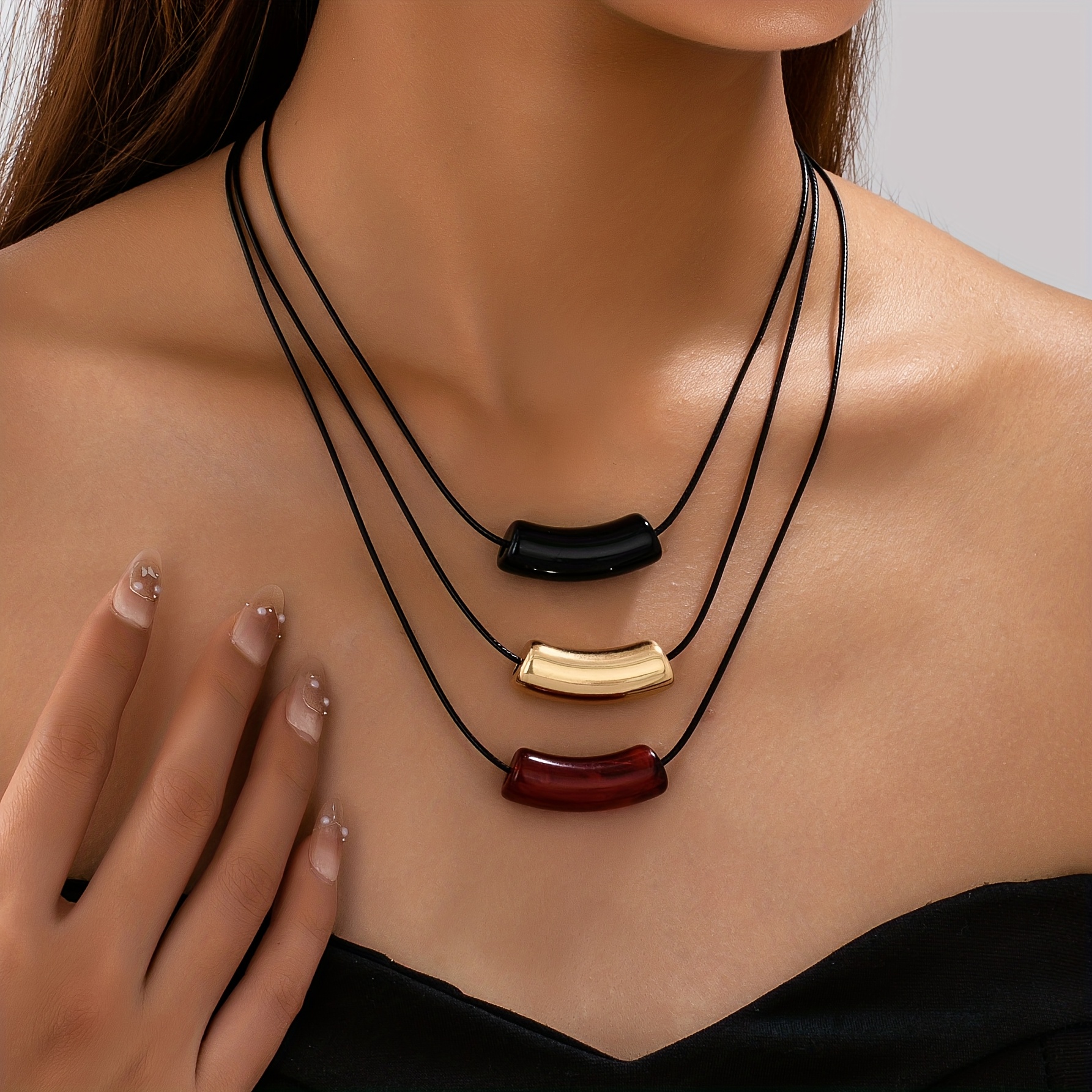 E-shop Europäisch-amerikanischer Vintage-Bohemian-Stil Mehrschichtige Mehrfarbige Damen-Anhänger-Kette, Ideal für Vielseitigen Casual Alltagslook