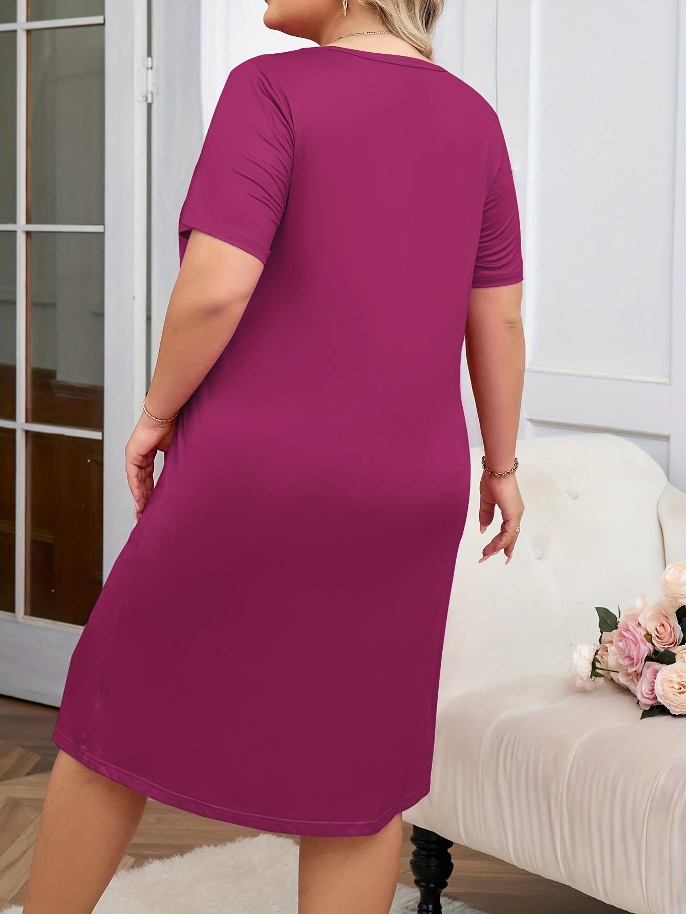 Elegant Plus-Size Women'S Nightgown, Featuring a Heart Print with a Round Neck And Short Sleeves, a Casual And Comfortable T-Shirt Style Dress.