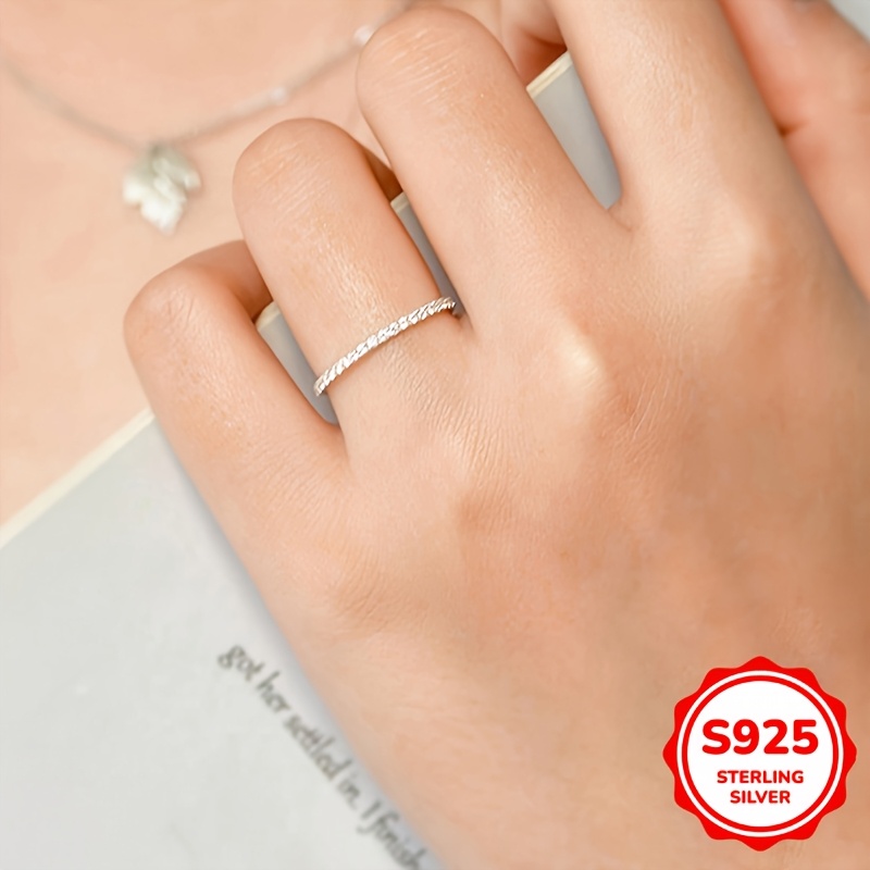 925 Silver Ring An Elegant And Fashionable Made of Designed for Women And Adorned with Synthetic Zirconia Ideal for Occasions Such As Parties Dates Birthdays Christmas Gifts Year-Round Events Weddings And Banquets