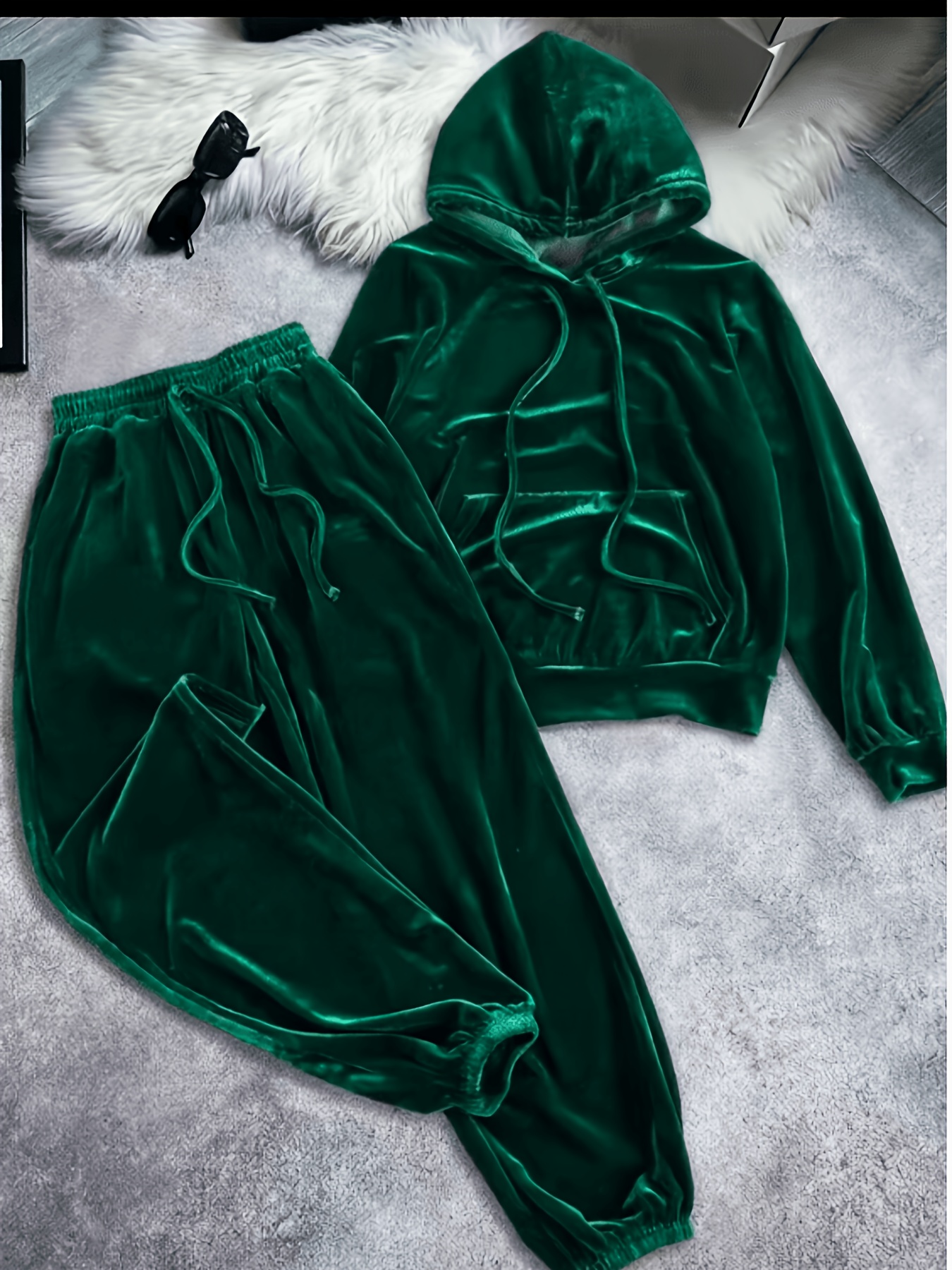 velour tracksuit sold on Temu Canada