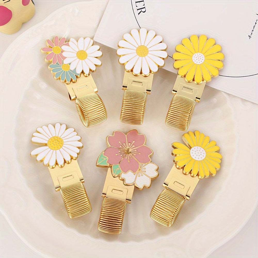 

1pc Of Cartoon Daisy Flower Metal Pen Holder, Featuring A Spring Metal Clip, Suitable For Planners, Notebooks, And Office Stationery For Students.