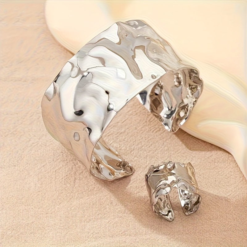 Image of 2pcs Set Women's Wide Band Bracelet And Ring Set, Mirror-polished Metallic Lightweight Luxury Set, Suitable For Multiple Occasion Jewelry.
