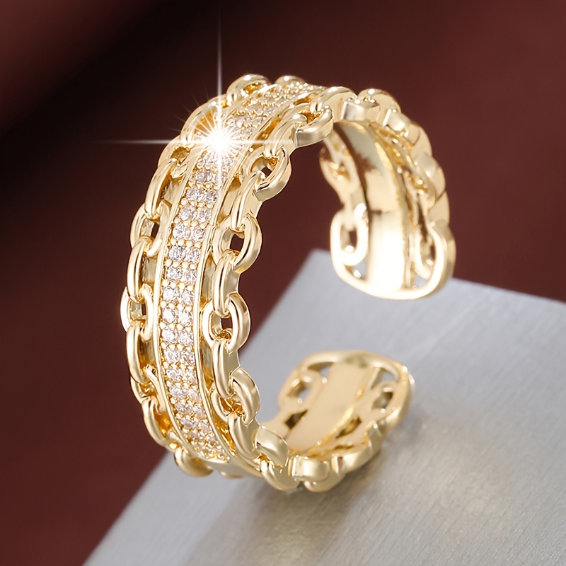 A Women's Adjustable With A Double Chain Design, Set With Synthetic Synthetic Zirconia