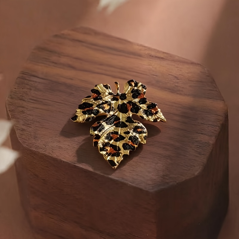 TEMU 1pc Leopard Print Maple Leaf Shaped Women's Brooch, Retro , Unique And , Suitable For Pairing With Dark Gray Scarf, Wool Coat, Or As A Birthday,