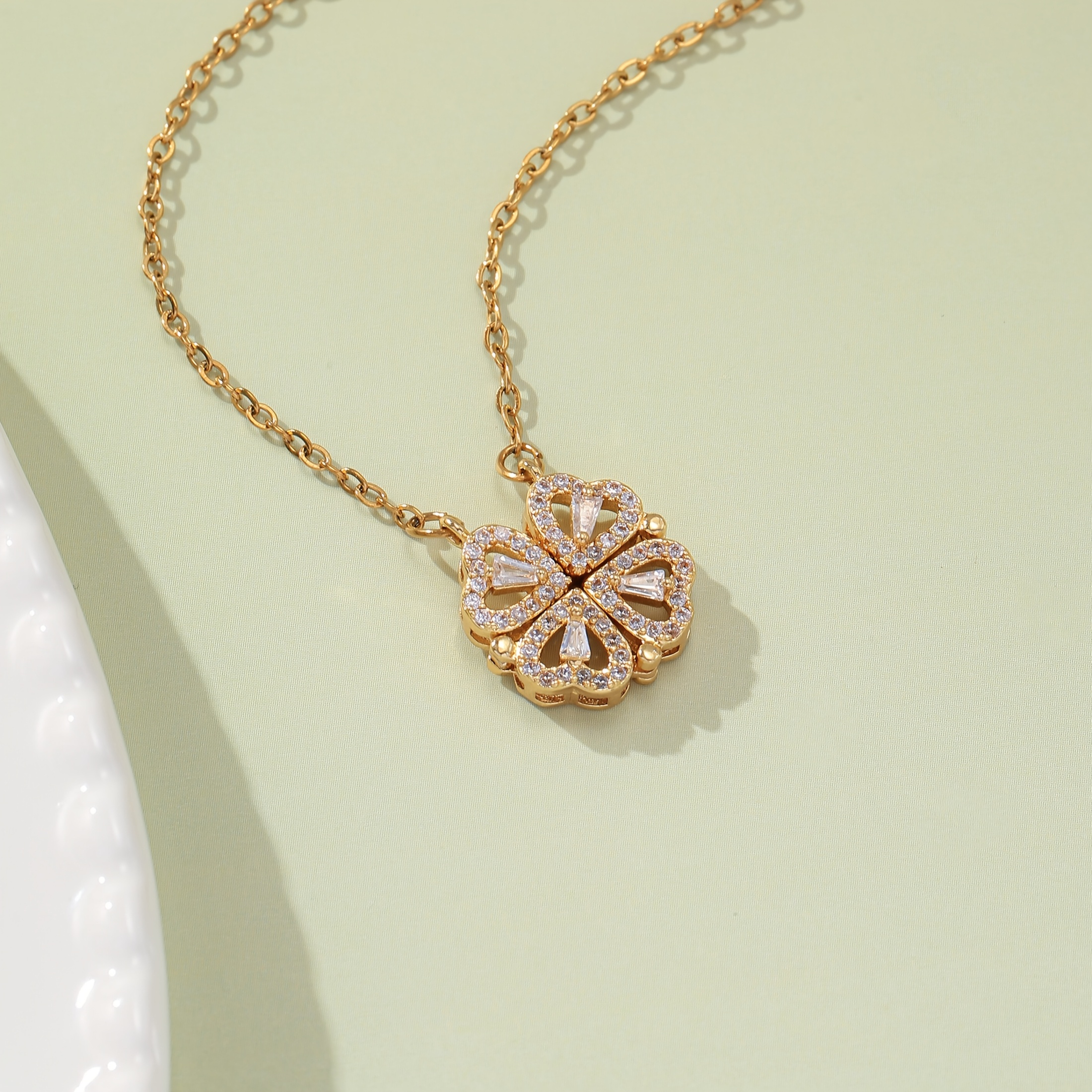 TEMU 1pc, Women's Fashion Pendant Necklace, Openable Clover Heart-shaped Copper Inlaid Synthetic Zirconia Pendant, Stainless Steel Hypoallergenic