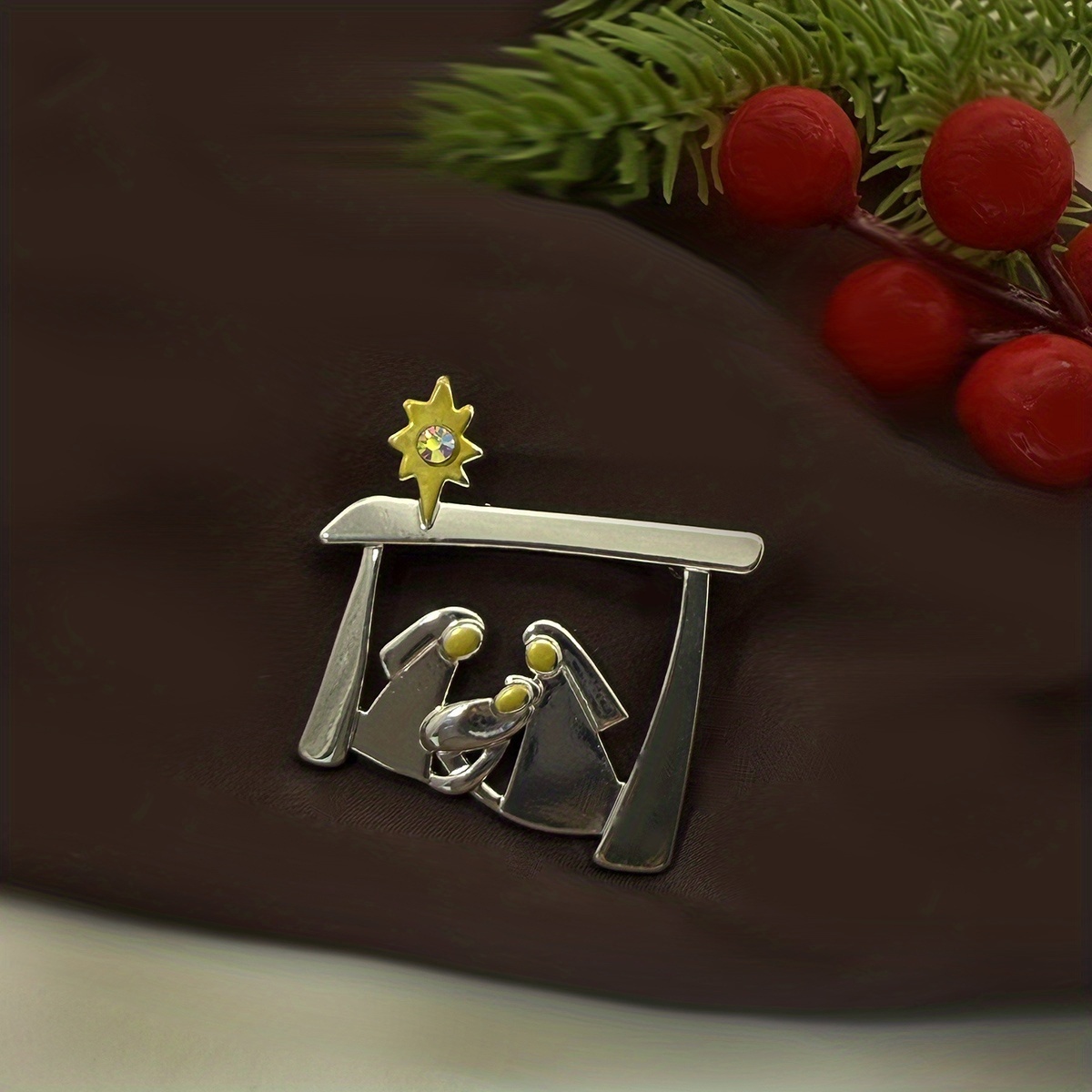 TEMU 1pc Fashion Minimalist Christmas Holiday Brooch Pin For Women, Christmas Gift, Party Clothing, Backpack Decoration, Corsage
