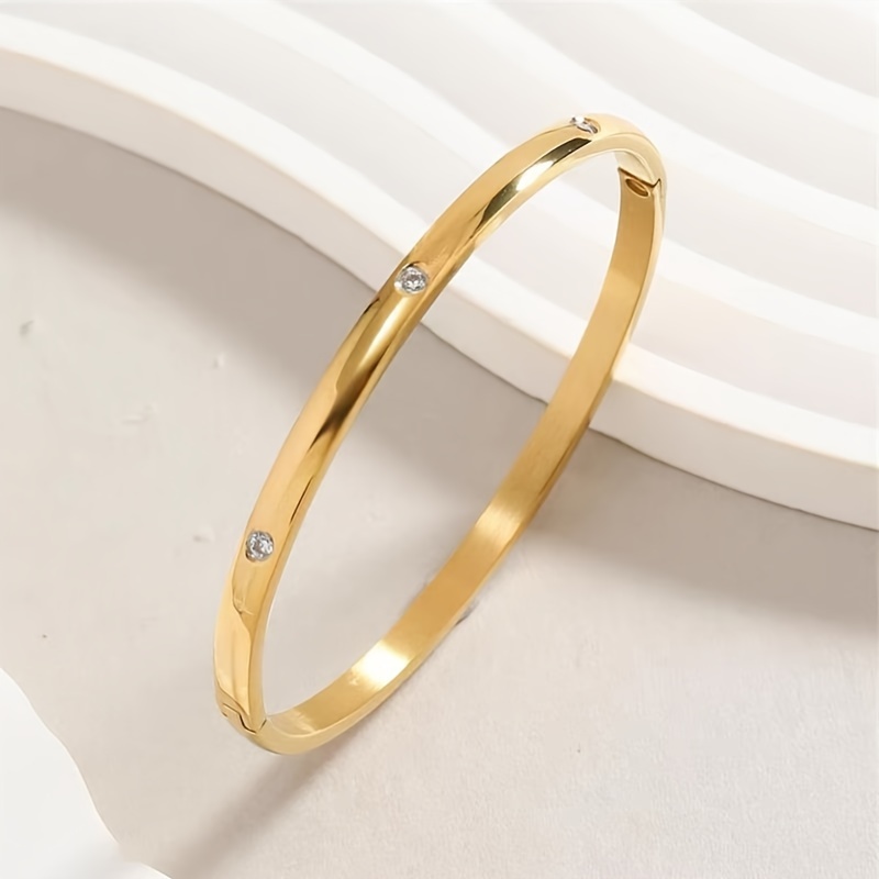 

Elegant Bangle: A Luxurious And Timeless Accessory For Everyday Wear And Gift-giving