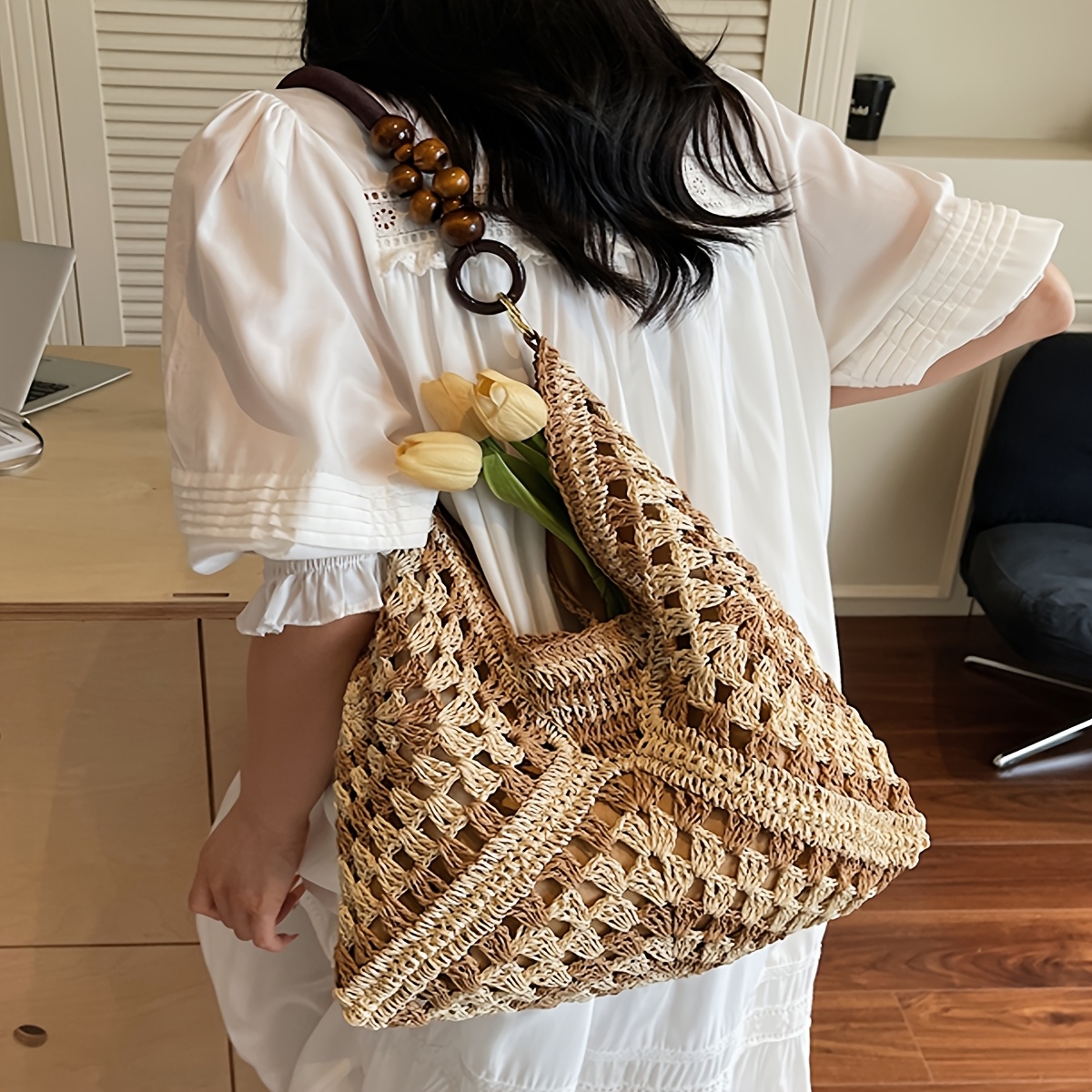 New Handmade Woven Bohemian Style Women'S Shoulder Bag, Featuring a Beaded Chain Decoration with Contrasting Colors And a Hollow Design, Suitable for Daily Commuting, Work, Vacation Trips, Beach Outings, Shopping