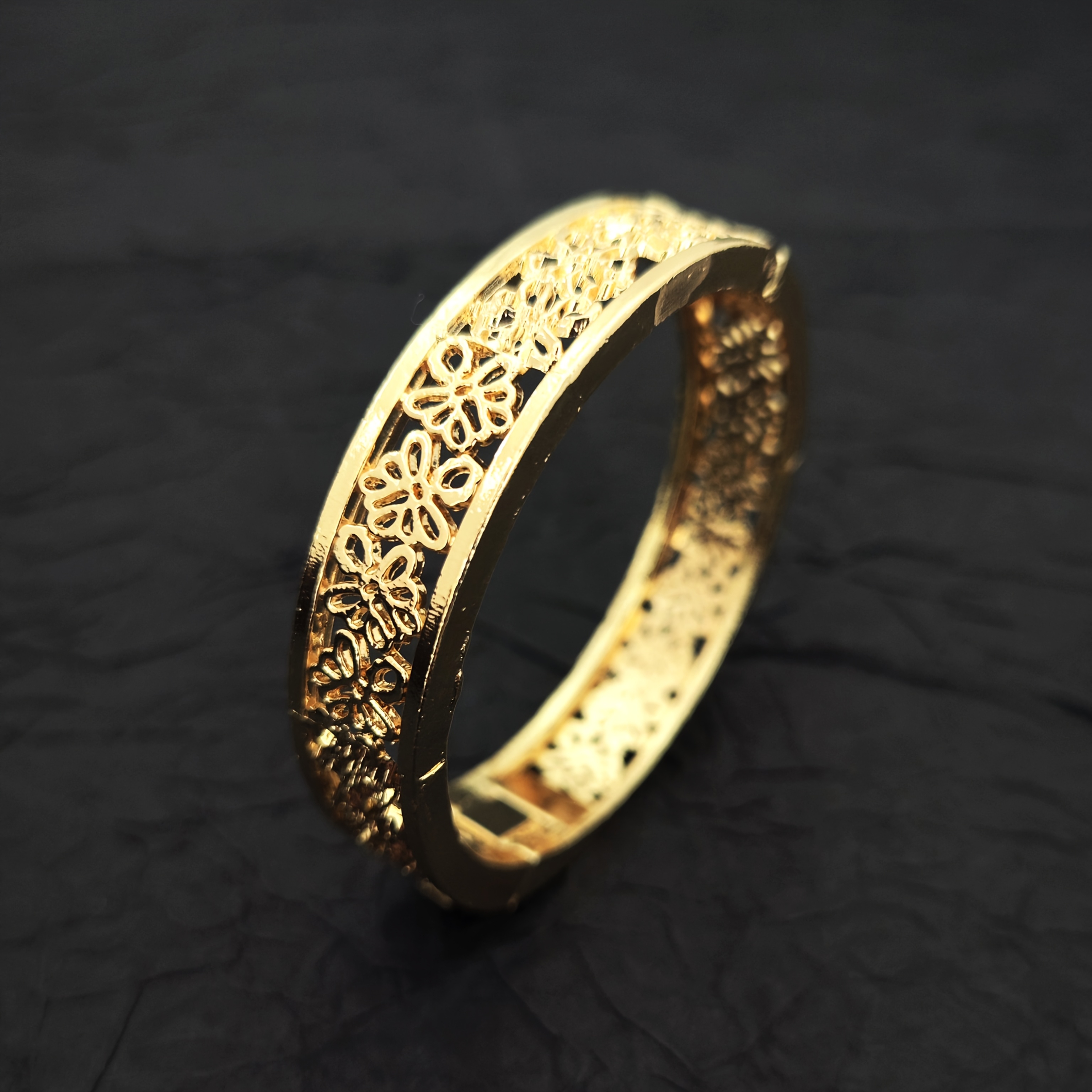 Women's Thickened Openable Hollow-Out Floral Metal Bangle Bracelet