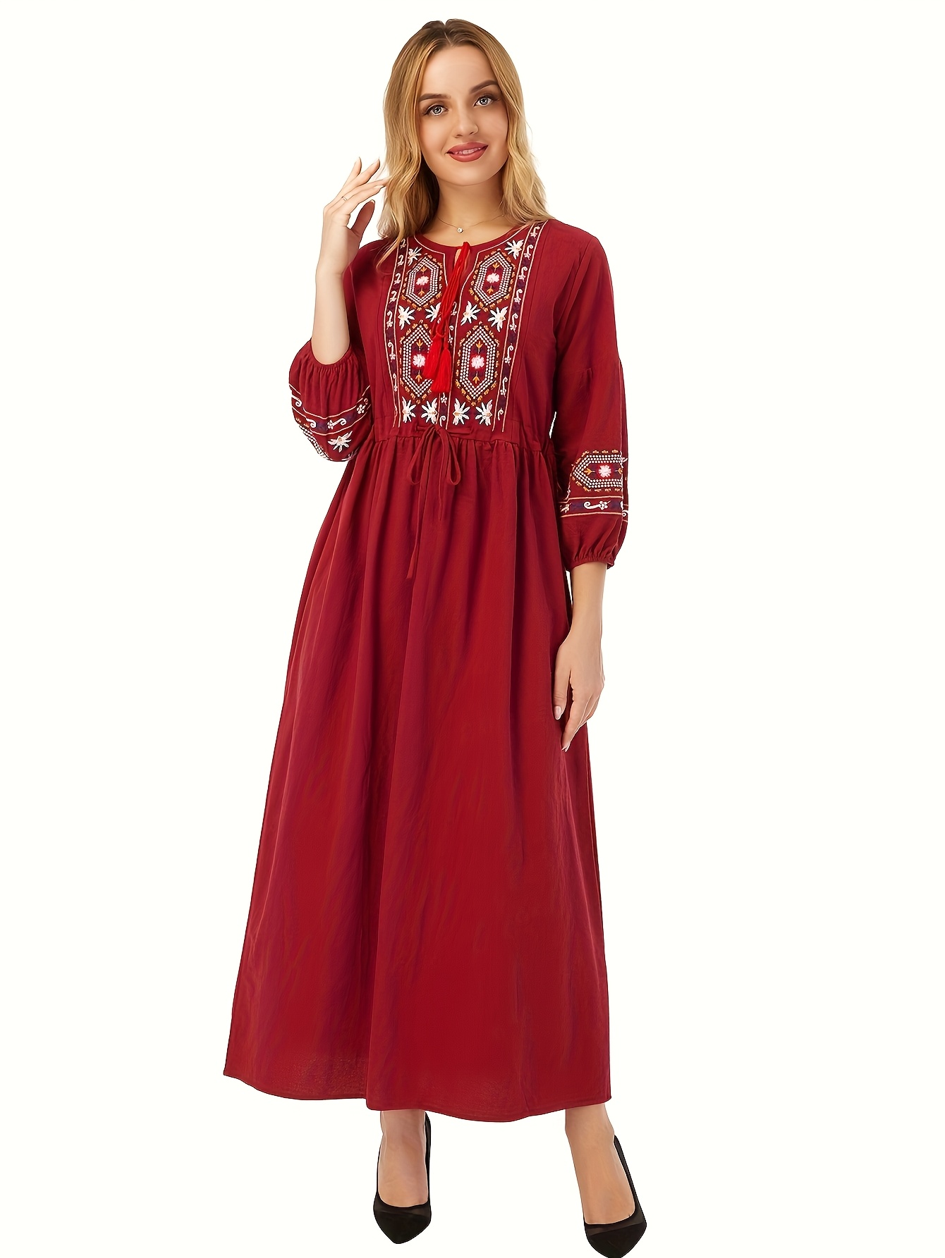 robe femme à nœud collier, broderie florale géométrique et cordon de serrage