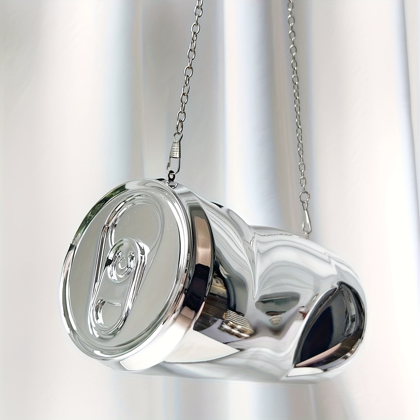 Electroplated glossy metallic chain evening bag, a stylish accessory for banquets and parties