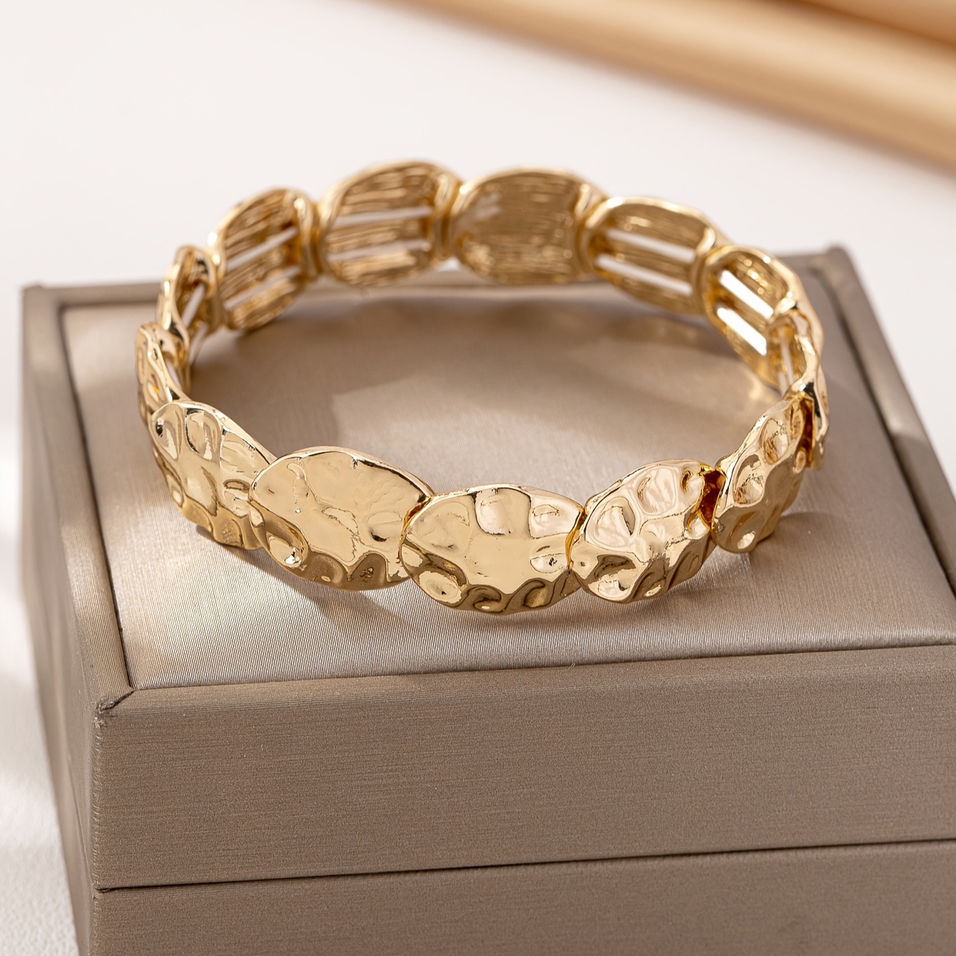 TEMU 1pc Bracelet Élégant et pour Femmes, en Alliage de Élastique. Idéal pour les Vacances, Anniversaires, Danses, Banquets, Mariages, Sorties,