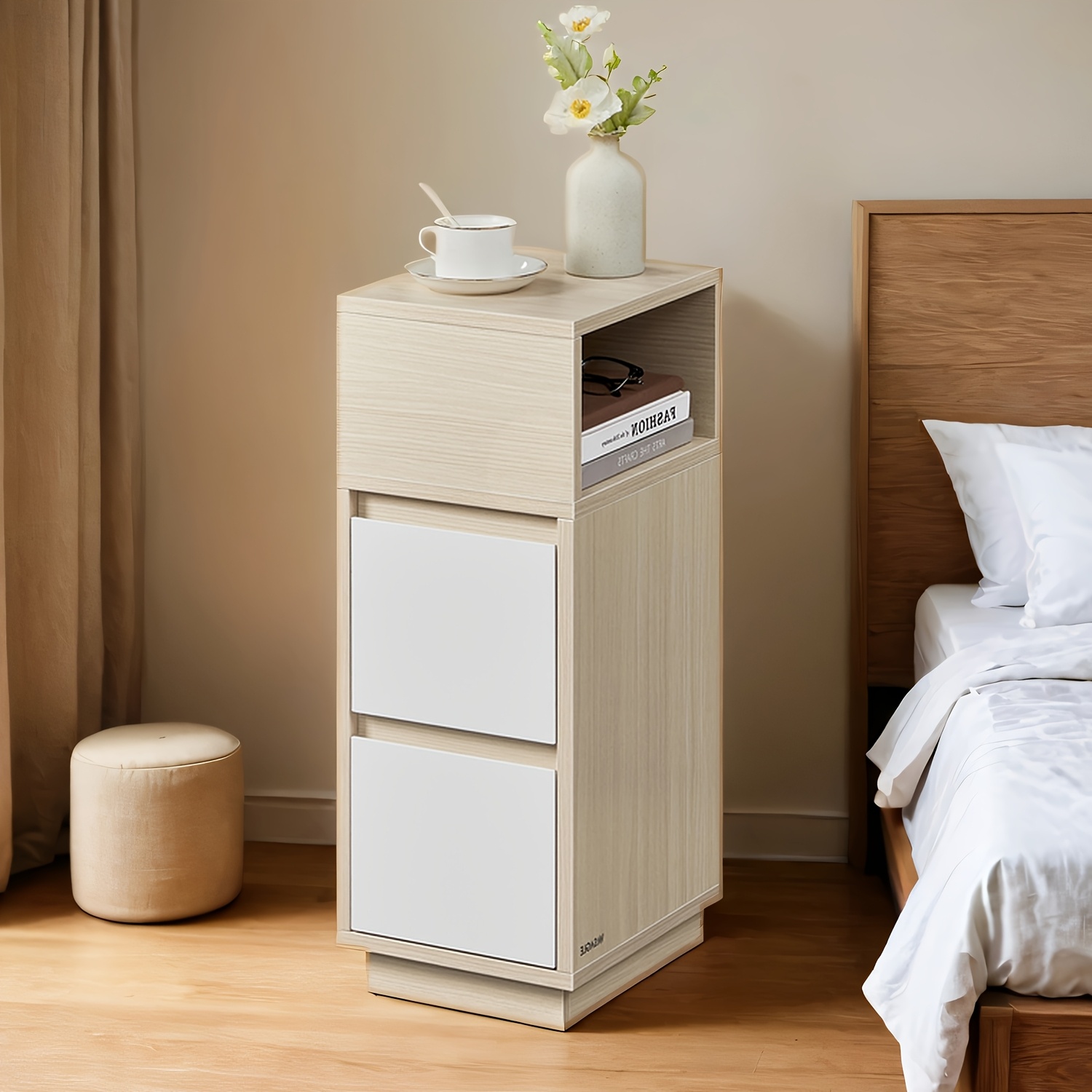 E-shop KAILYN Kollektion Schmaler Platzsparender Nachttisch - Schmales Beistelltisch mit 2 Schubladen & Offener Ablage, & MDF Konstruktion, Höhe 27",