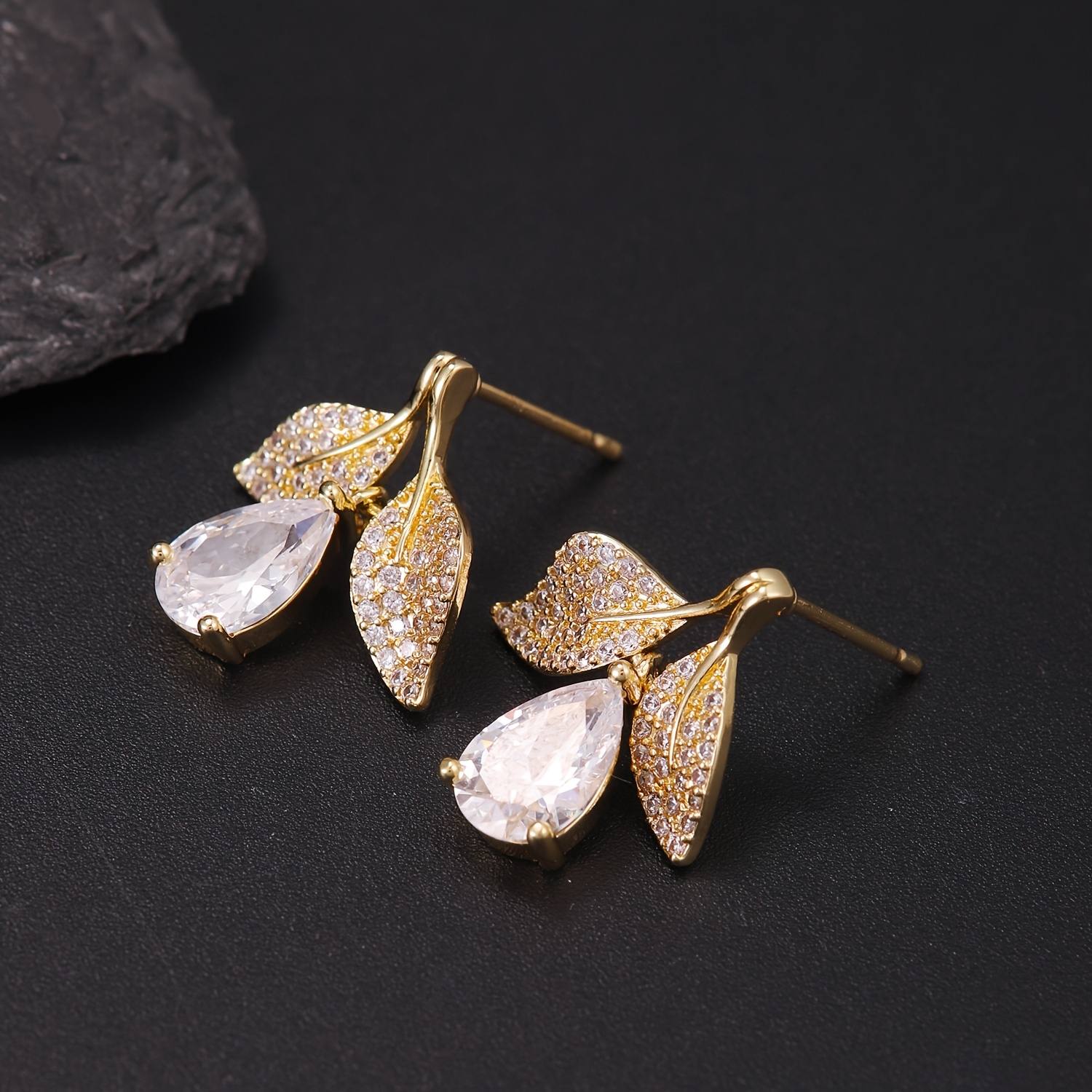 Luxurious Leaf-inlaid Teardrop Cubic Zirconia Stud Earrings