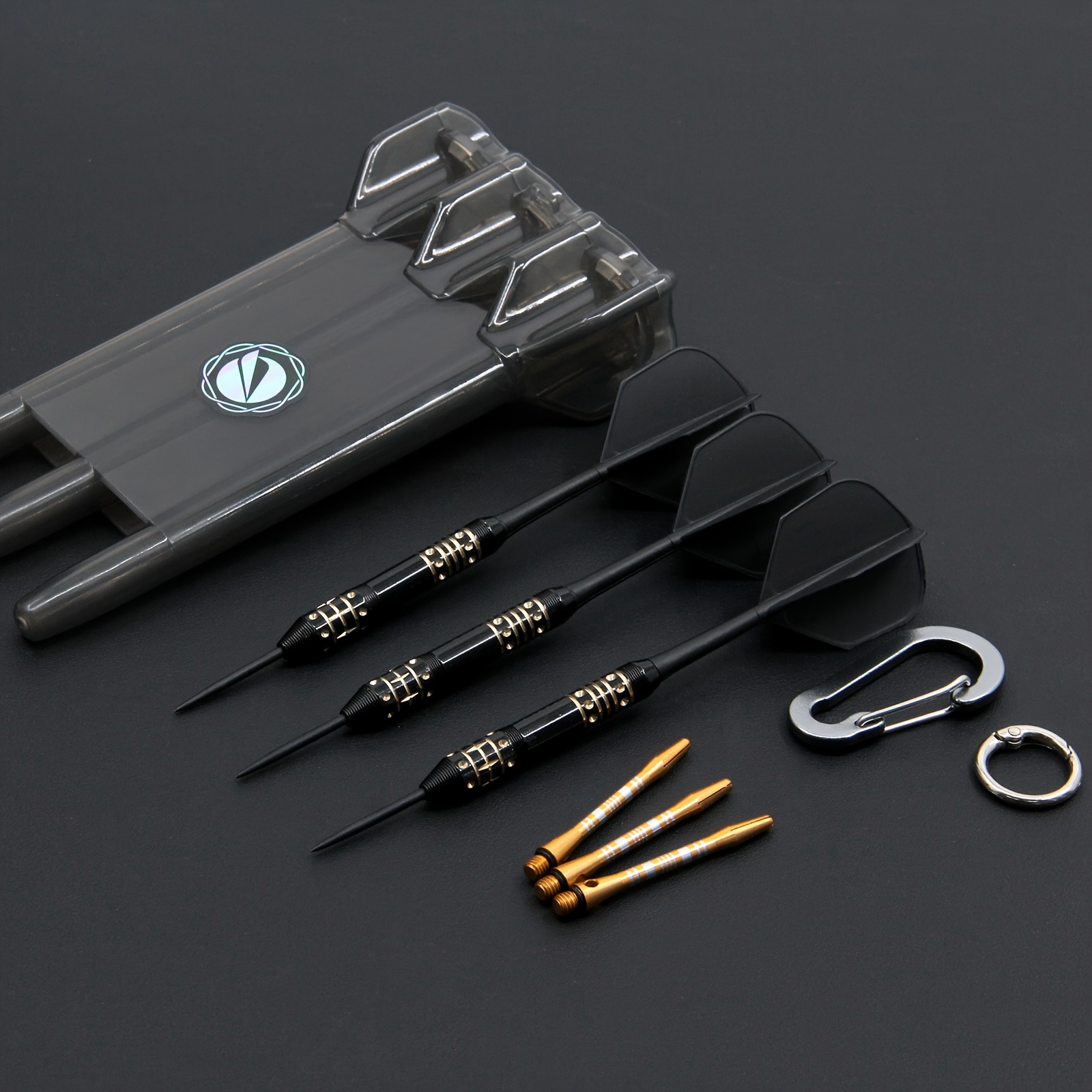 25g 1-delige koperen dartset met aluminium schacht en voeler, inclusief draagbare opbergkoffer. Geschikt voor professionele training en informele spellen. Het perfecte feestdagencadeau