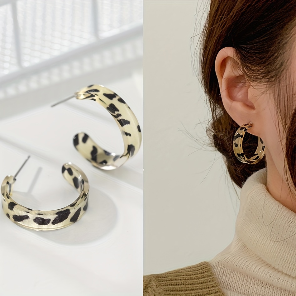 

Chic Leopard Print Resin Hoop Earrings - Vintage Style For & Date Night Wear, Earrings