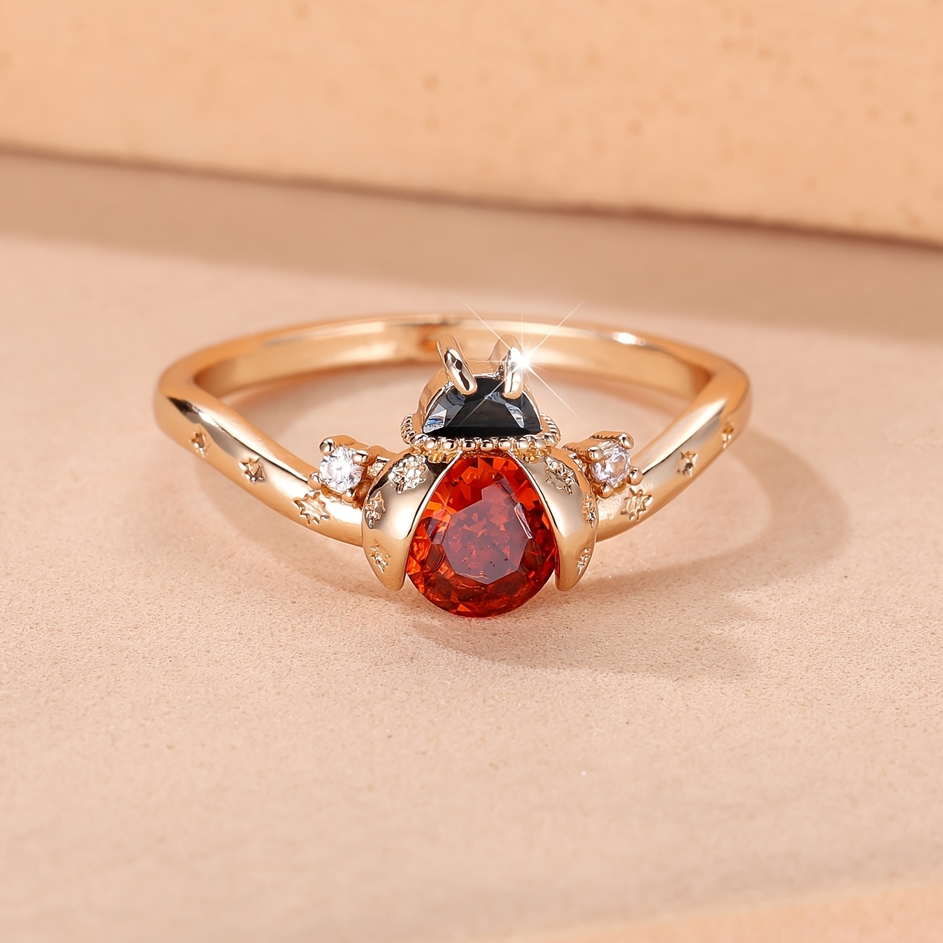 Women's Ladybug Design Ring with Cubic Zirconia, Exquisite