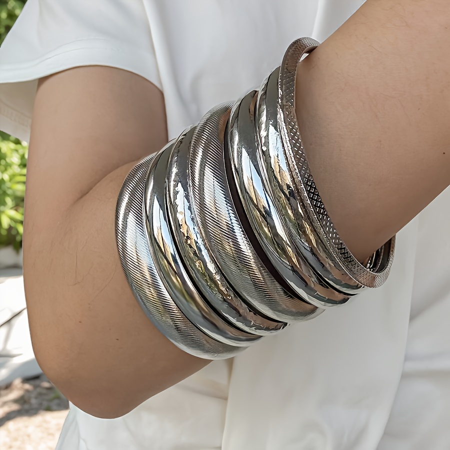 7pcs Vintage Individual Wide Stackable Golden Bracelets