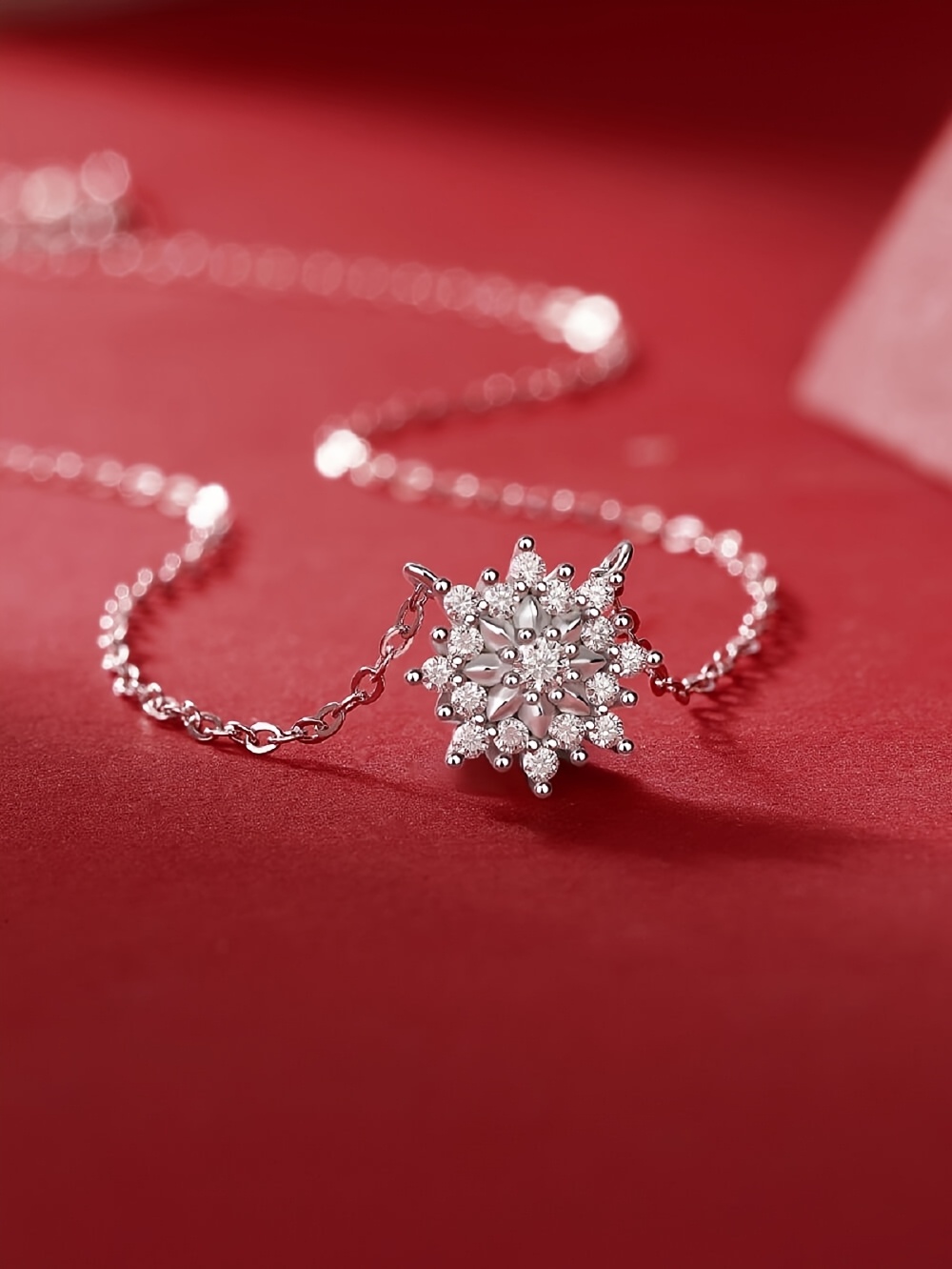 莫桑石哪个颜色贵一点，莫桑石有颜色净度吗