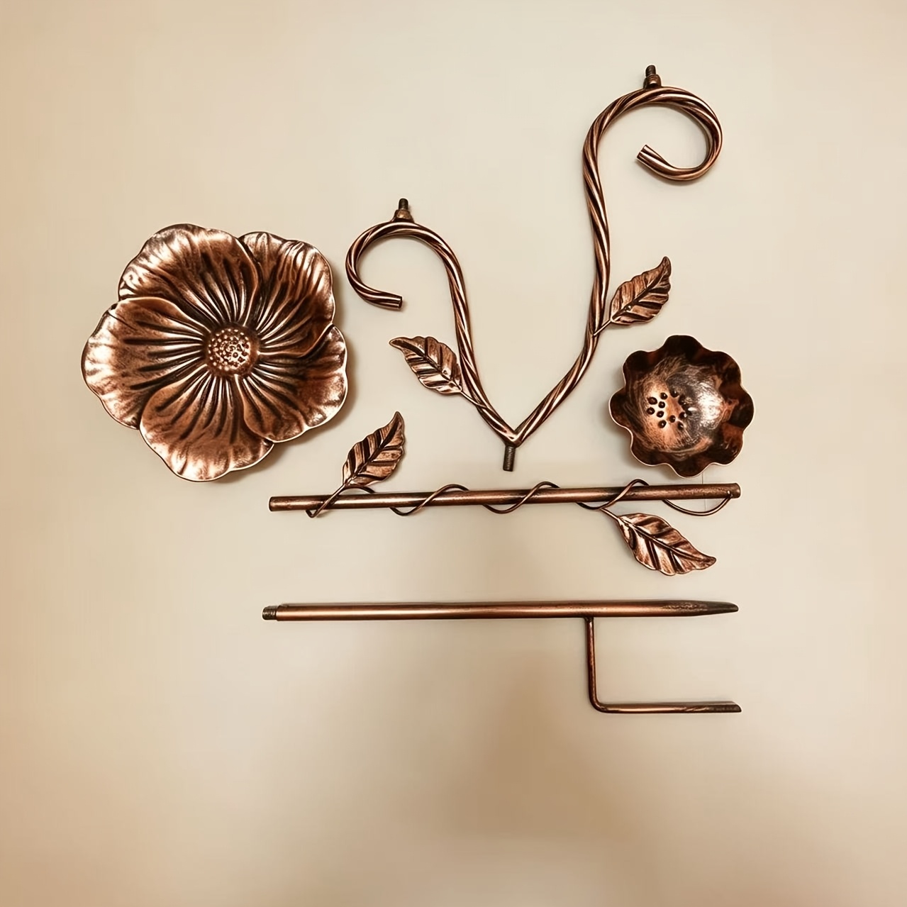 TEMU Distributeur de nourriture pour oiseaux 1cp, couleur bronze , - Plat d'alimentation en fer pour oiseaux de jardin extérieur et pelouse,