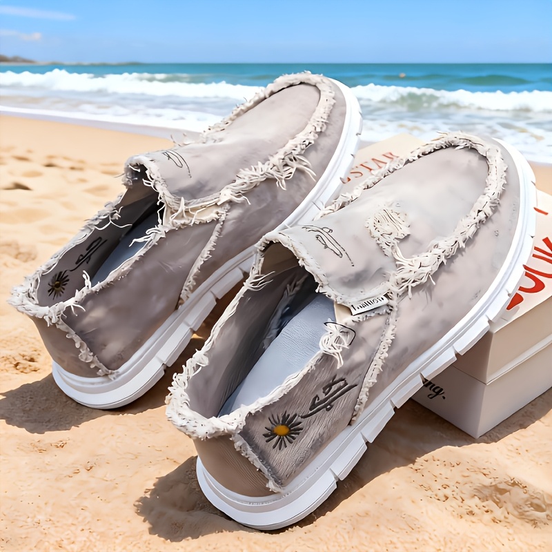 TEMU Men's Casual Low-top Cloth Shoes, Chrysanthemum Embroidered Washed Canvas Loafers, Soft Anti-slip Wear-resistant Stylish Men's Cloth Shoes