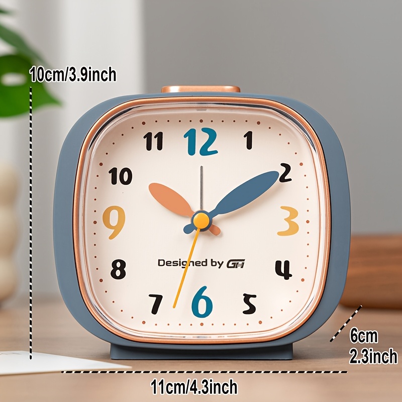 E-shop Dieser moderne, minimalistische Schlafzimmer-Wecker im Stil der verfügt über sieben verschiedene Weckrufe und arbeitet geräuschlos und