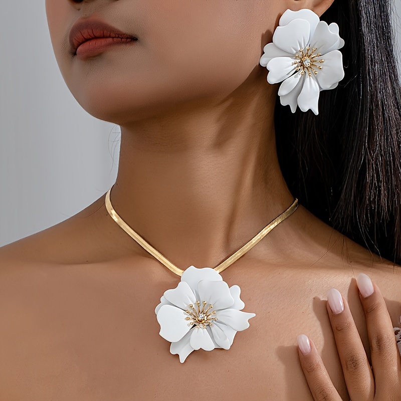 TEMU 3pcs Set Of Fashionable Exquisite Rhinestone Flower Pendant Necklace Stud Earrings Women's Jewelry Suitable For Evening Parties, Banquets, Dates