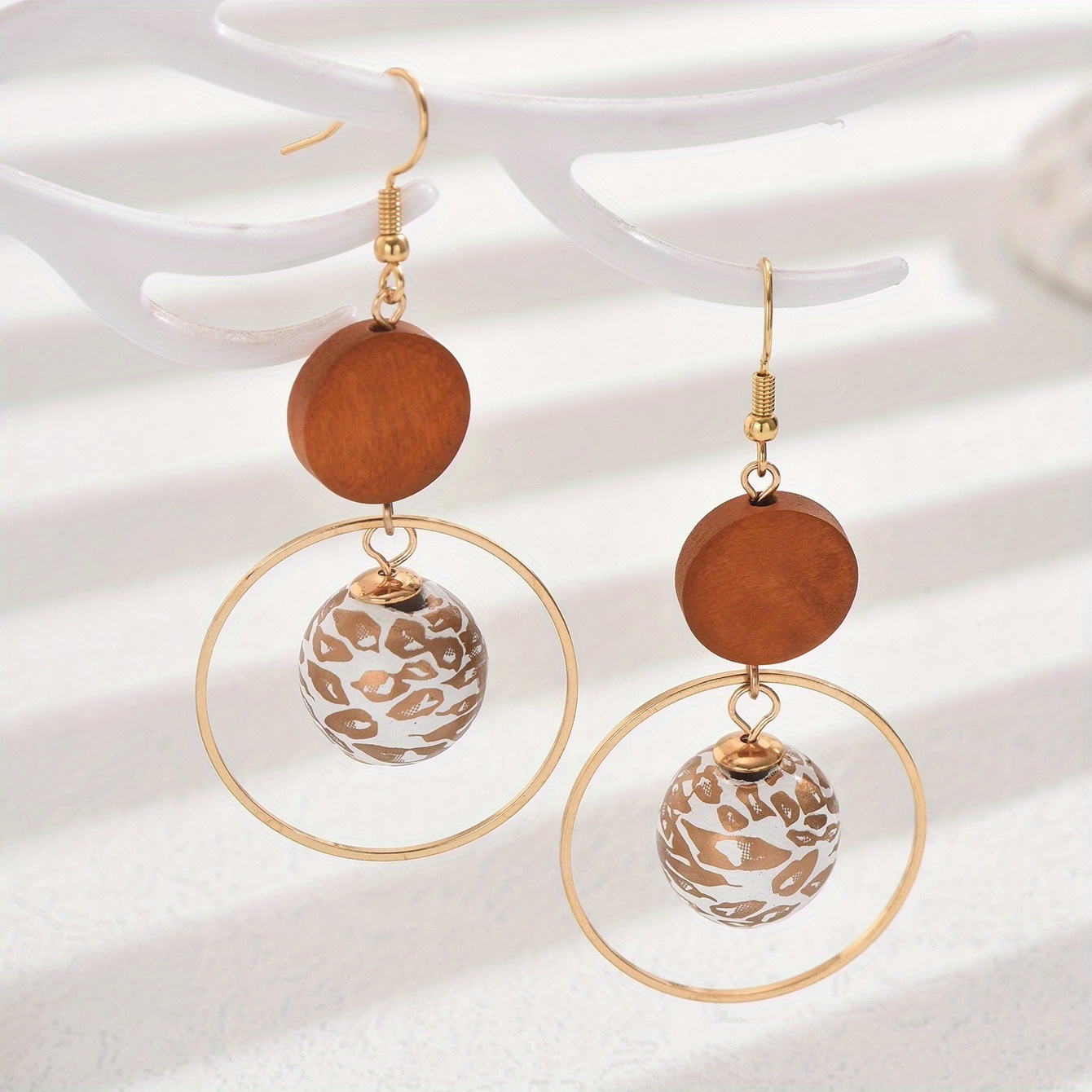 Image of A Pair Of Fashionable Bohemian Style Classic Vintage Leopard Print Wooden Bead Pendant Earrings For Women, Versatile For , Casual, Party, Events, New Gift Jewelry Ear Accessories