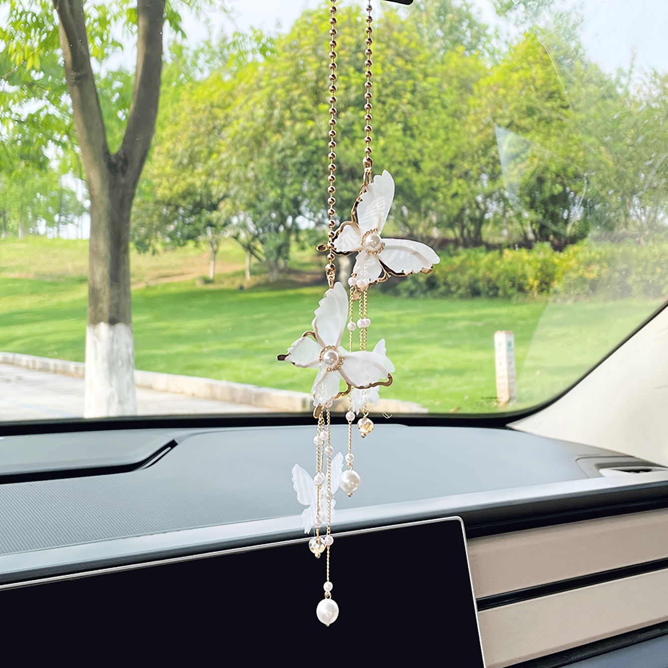 E-shop Ein einzelnes Schmetterling Auto Rückspiegel Ornament, ein kreatives Accessoire für Auto Innenräume, als Geschenk für Frauen