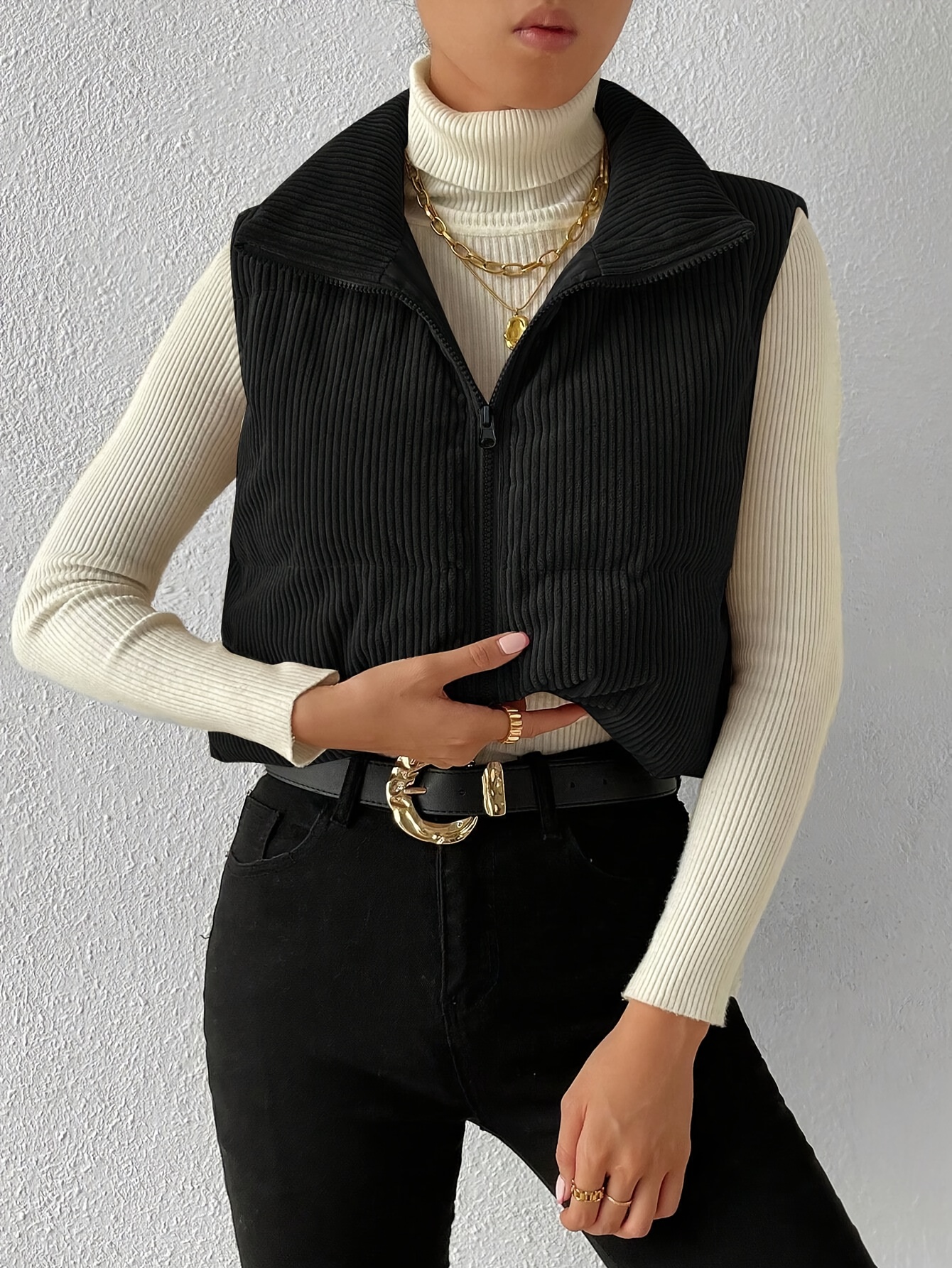 Stylische Damen-Schwarze Ärmellose Weste – Bequemer Polyester-Stehkragen  für Herbst/Winter, Ideal zum Kombinieren mit Rollkragenpullovern und  Ketten,