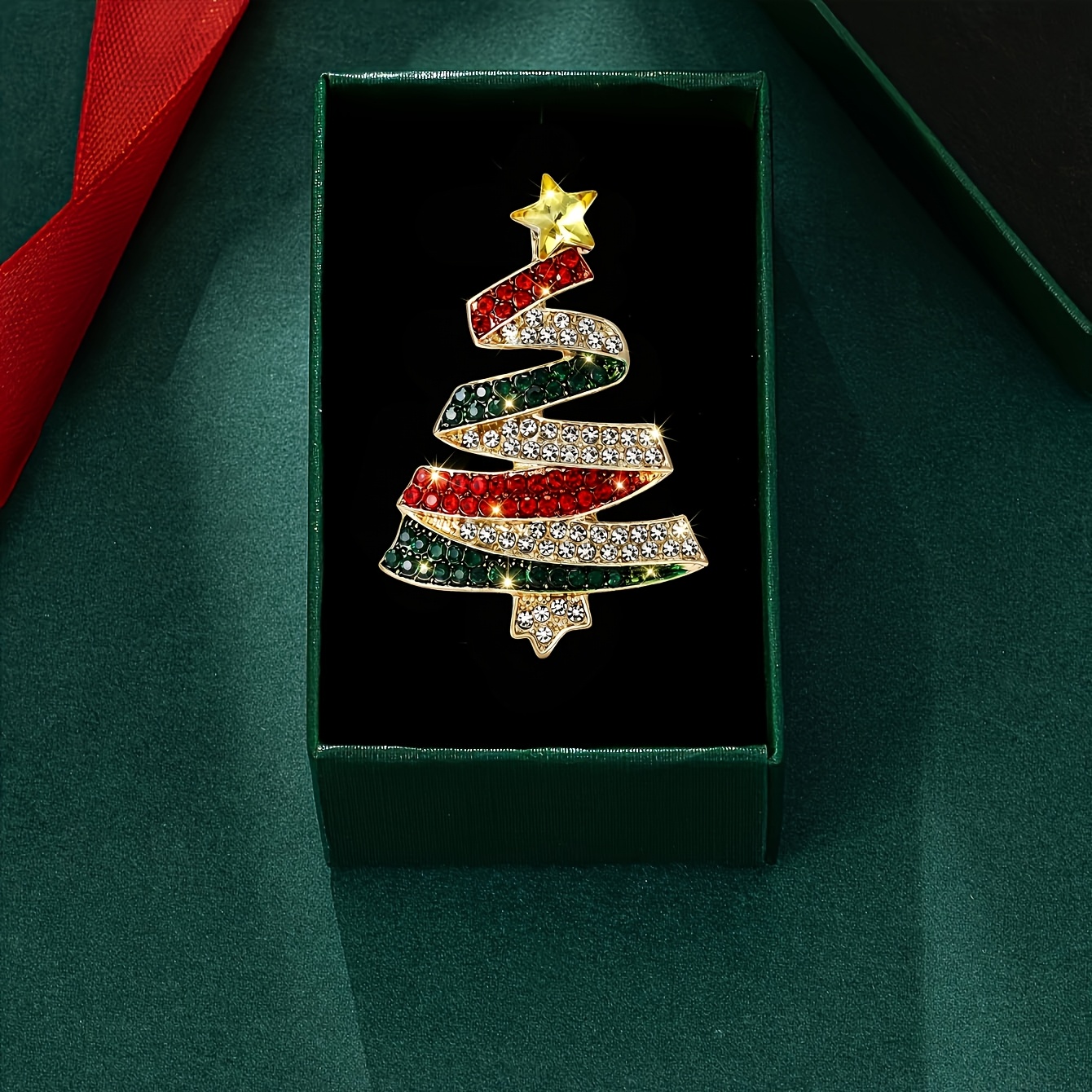 TEMU Boîte cadeau broche arbre de Noël polyvalente toutes saisons, arbre en strass satiné superposés en une seule , avec boîte verte foncée, convient