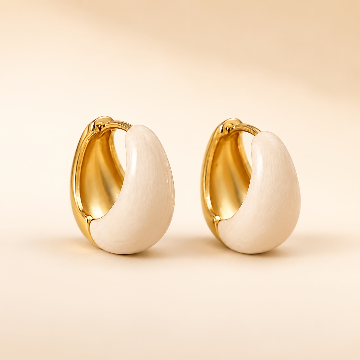 TEMU 1 Pair Women' Enamel Chunky Huggie Hoop Earrings, Golden Geometric Statement Earrings, Elegant Minimalist Fashion Jewelry, French Style Party