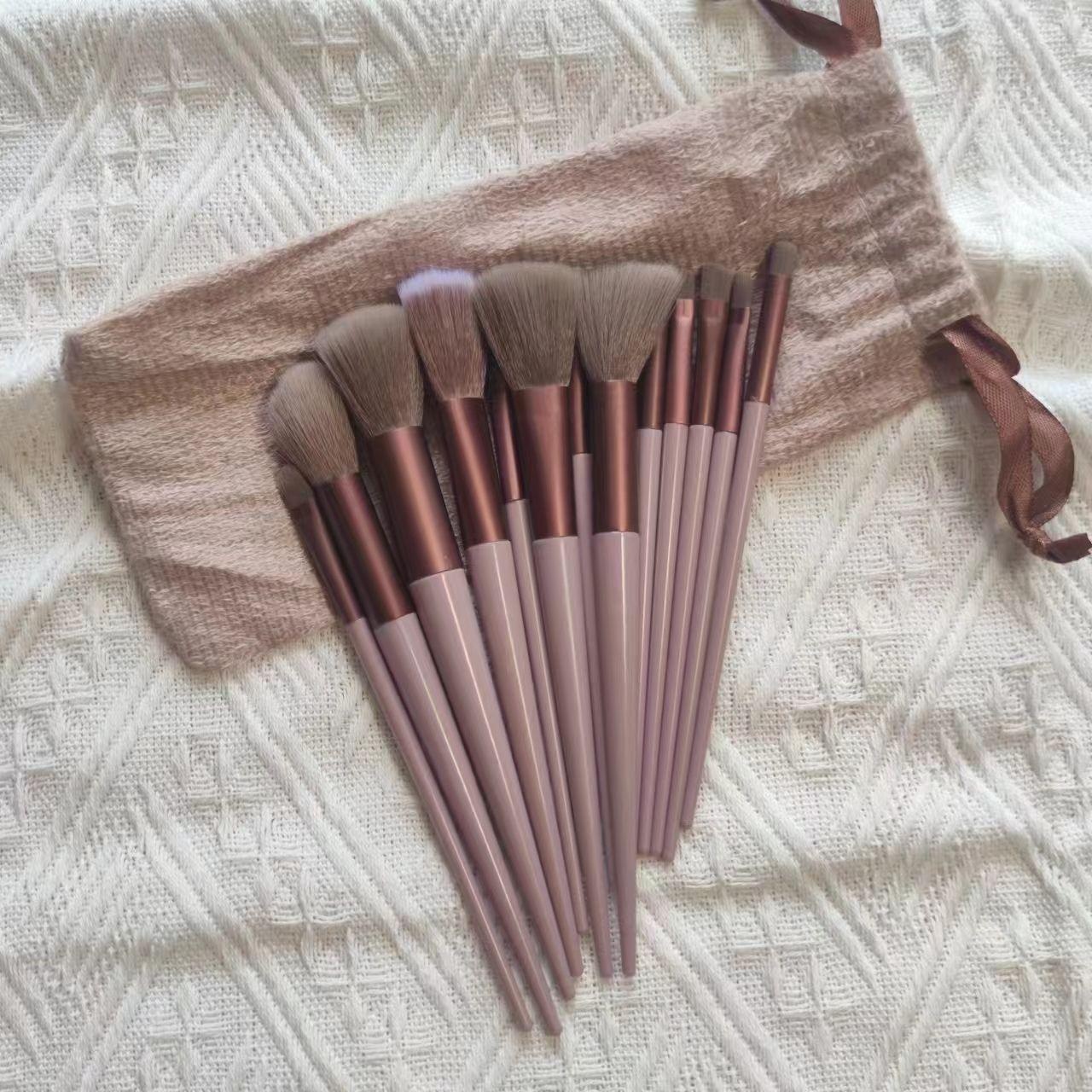 Internet Same Style Recommended Makeup Heart Makeup Set Brush Soft Hair Eyeshadow Brush Loose Powder Brush Set Beginner