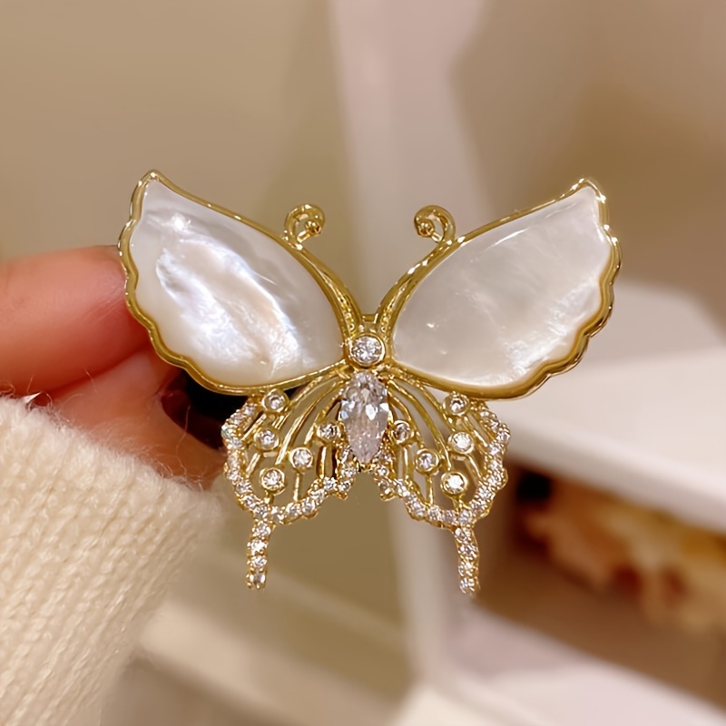 Super Beautiful Retro Rhinestone Fluttering Brooch Corsage Elegant Pin Cute Versatile Decoration