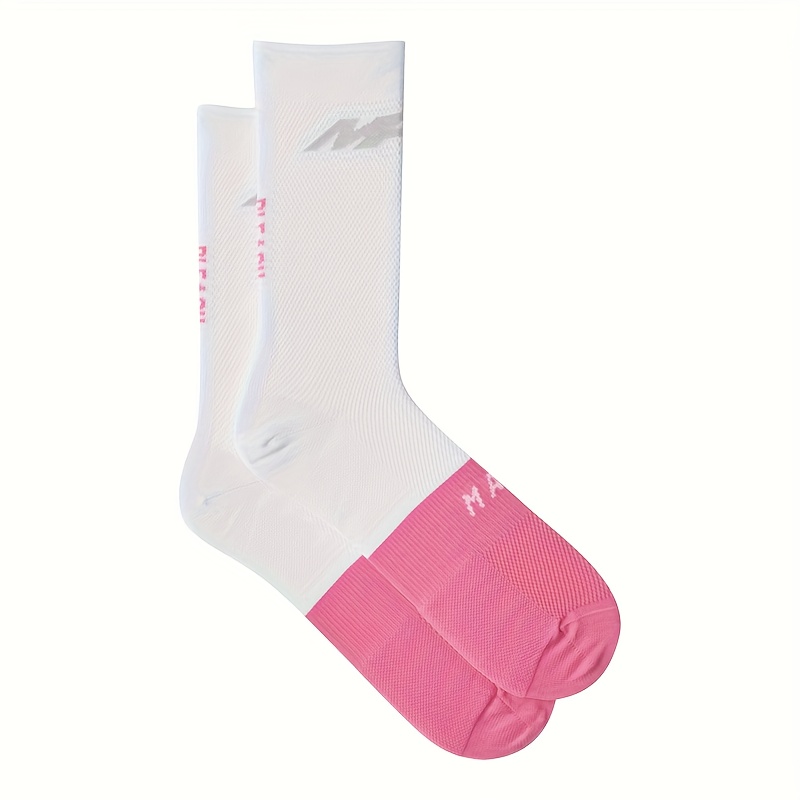 Image of A Pair Of Cycling Socks Suitable For Outdoor Sports, Hiking, And Tennis, Featuring Soft And Comfortable Mid-calf Design, Breathable For Men And Women
