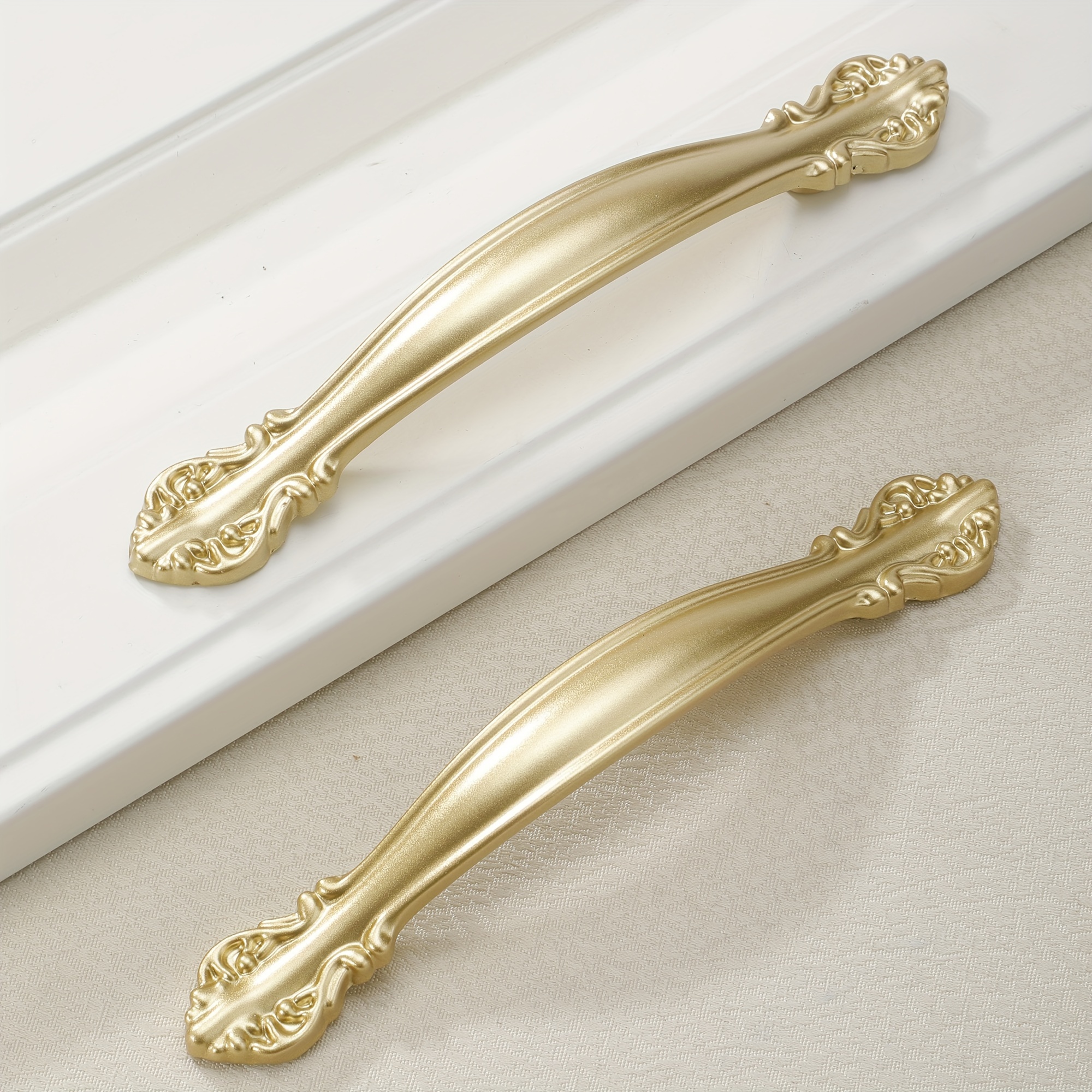 

2-pack Golden Aluminum Alloy Cabinet Pulls, Classic Decorative Drawer Handles For Dresser Kitchen Furniture, Metal Finish With Unique Design For Home Decor - Ideal For Drawer Application Scenario